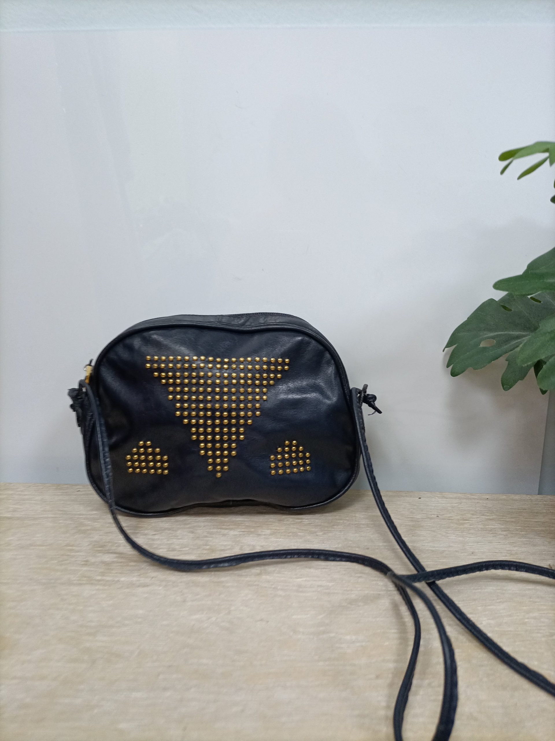 ACOSTA. Bolso azul tachuelas