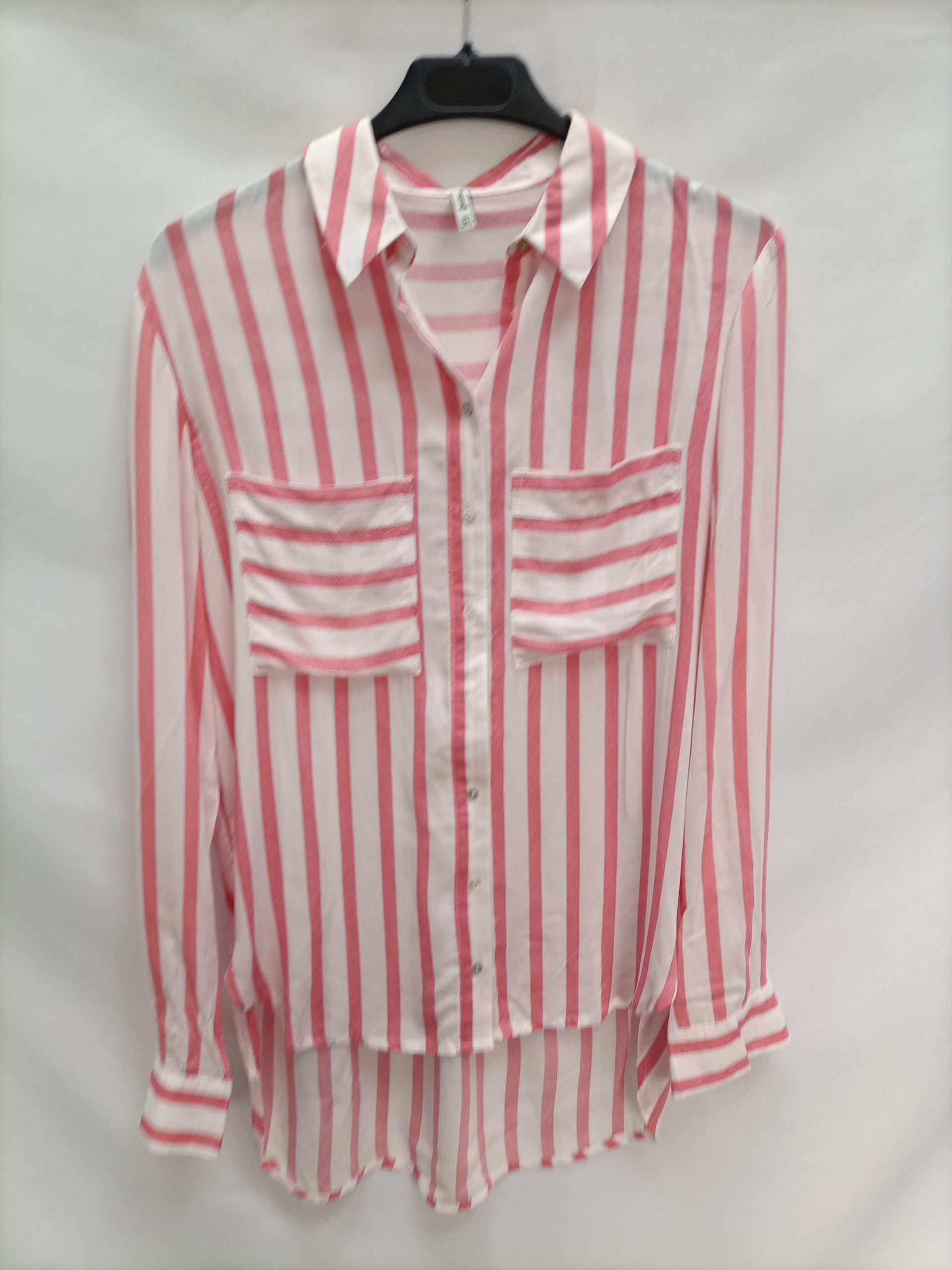 STRADIVARIUS. Blusa rayas y rosas T.s