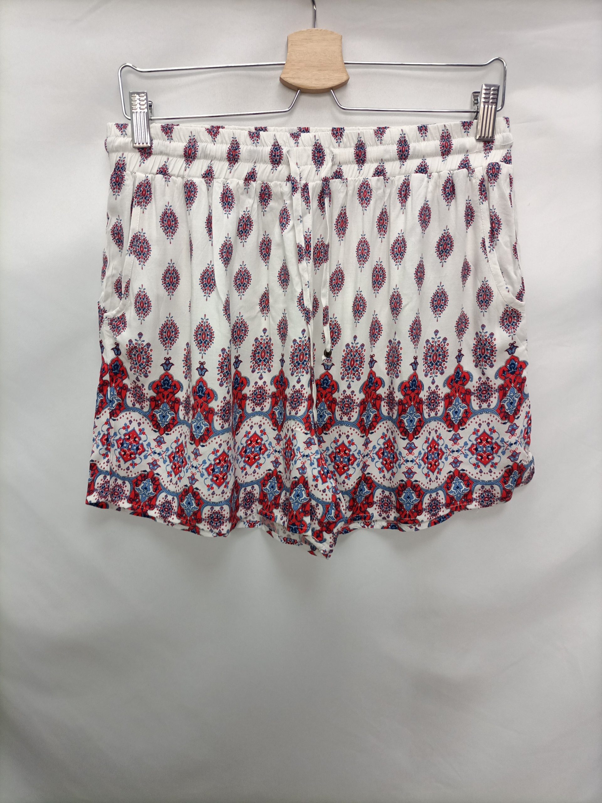 GREEN COAST. Shorts fluido estampado T.38