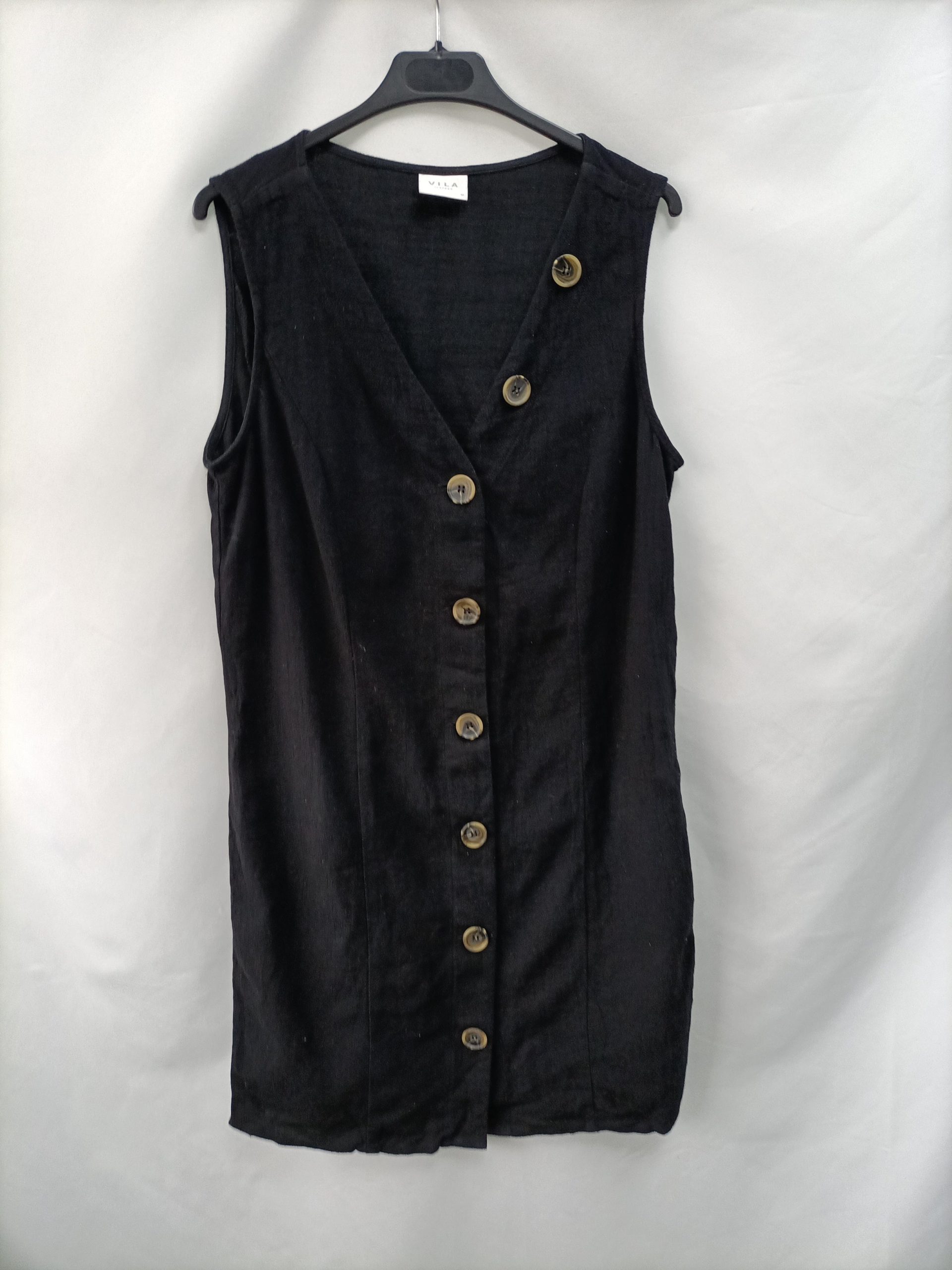 VILA CLOTHES. Vestido negro botones T.40
