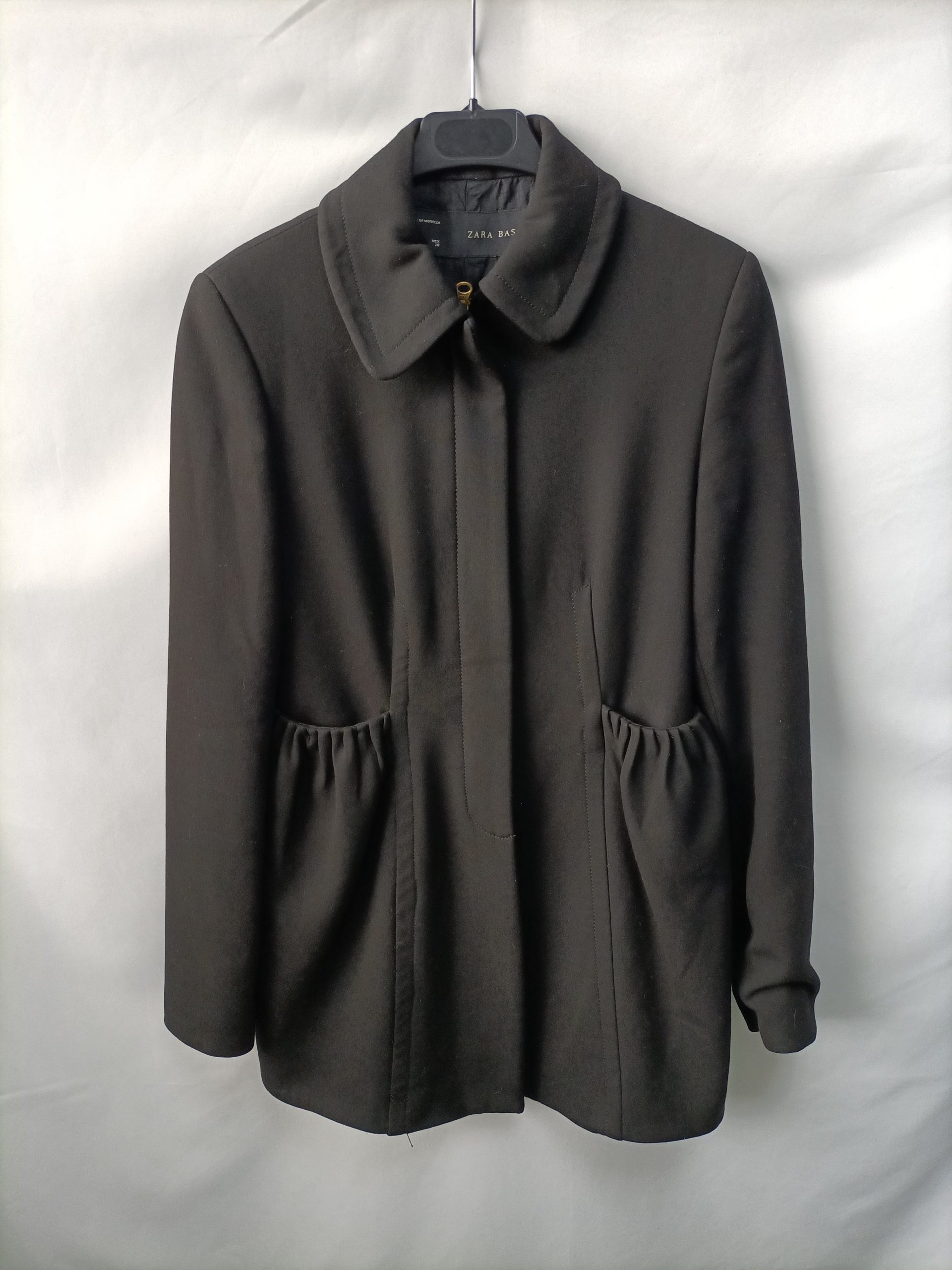 ZARA. Abrigo negro de vestir T.m