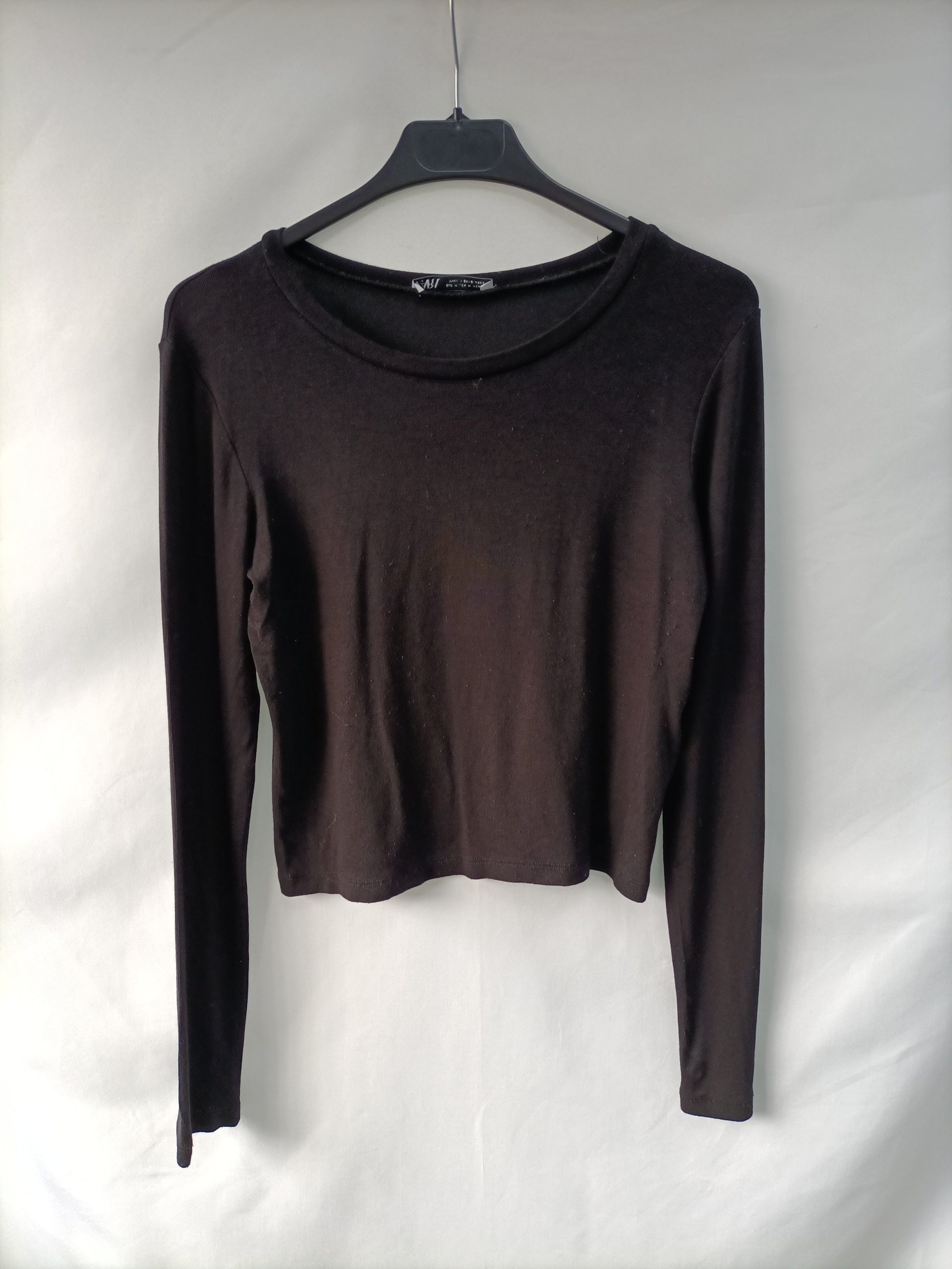 ZARA. Camiseta negra corta T.m