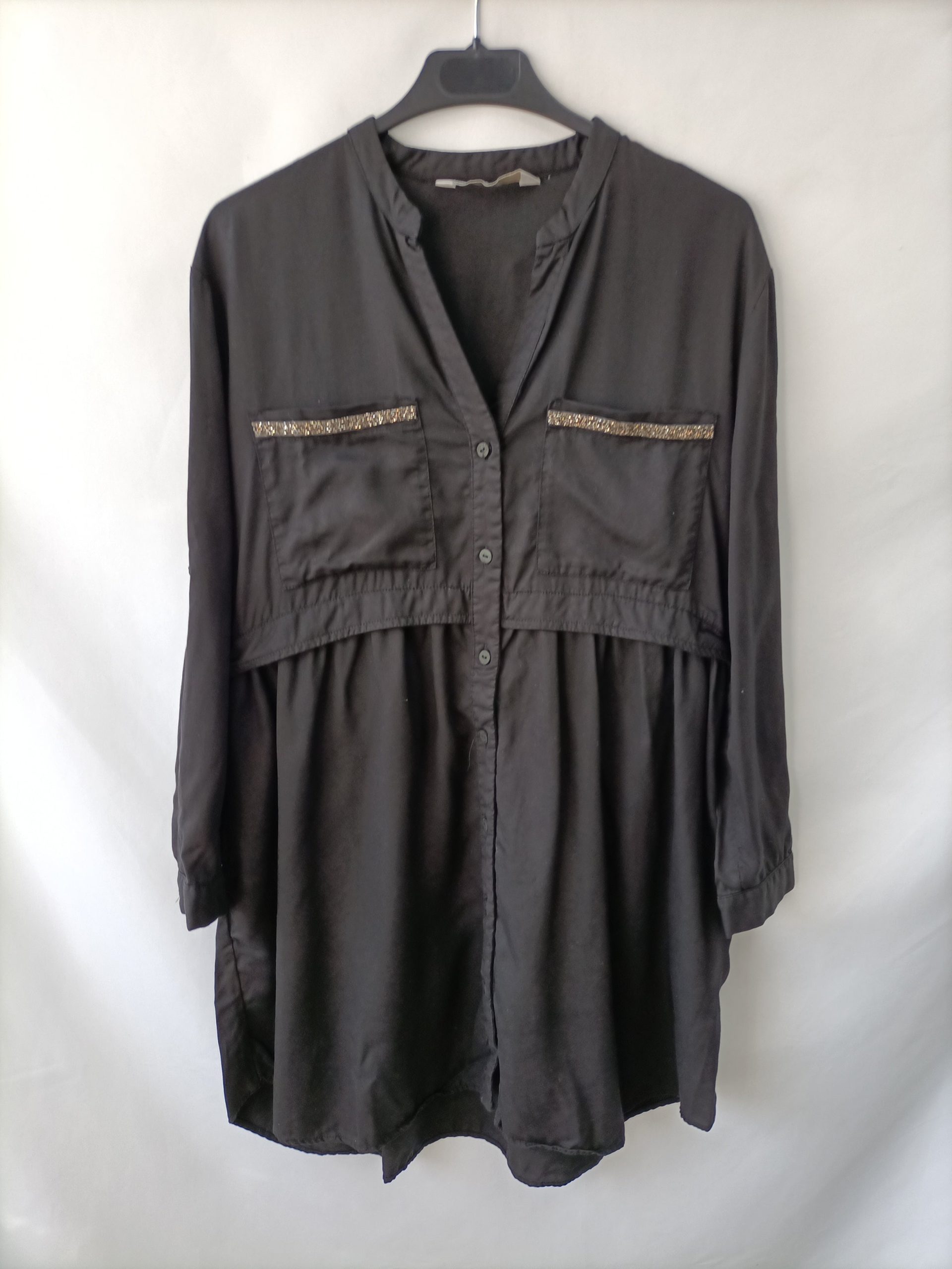 ZARA. Vestido negro camisero T.s