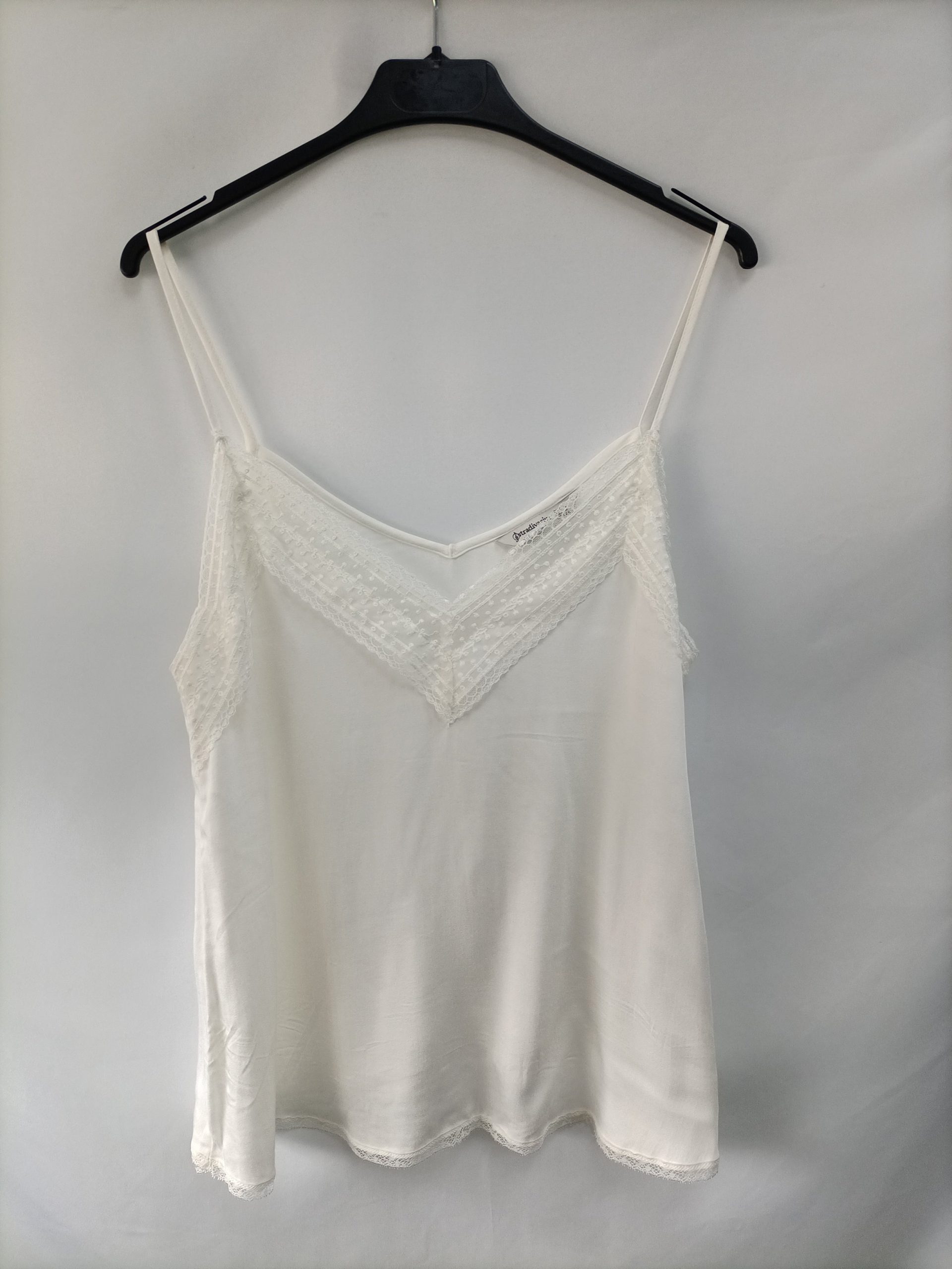 STRADIVARIUS. Top lencero blanco T.m