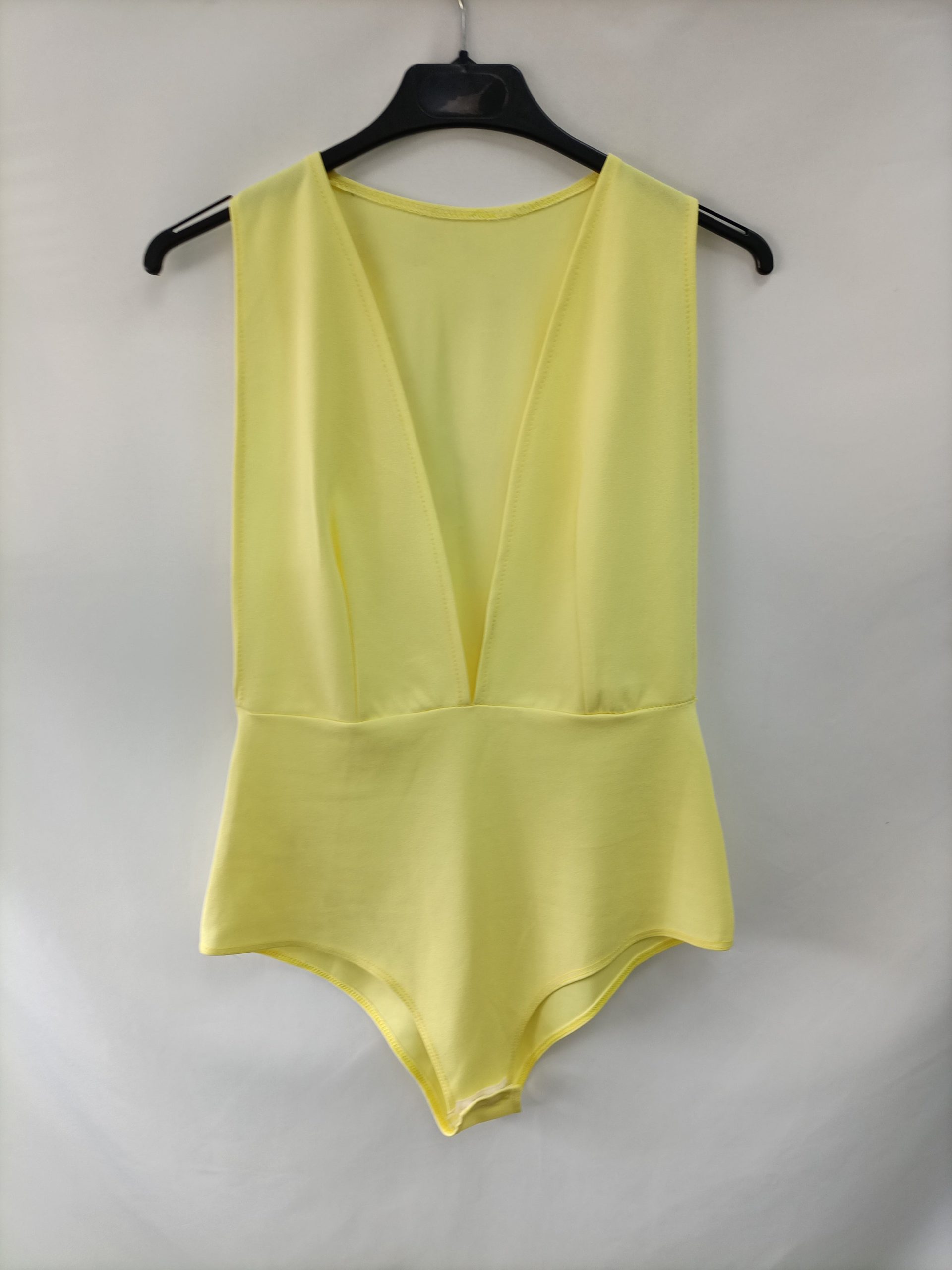 OTRAS. Body elástico amarillo T.u(l)
