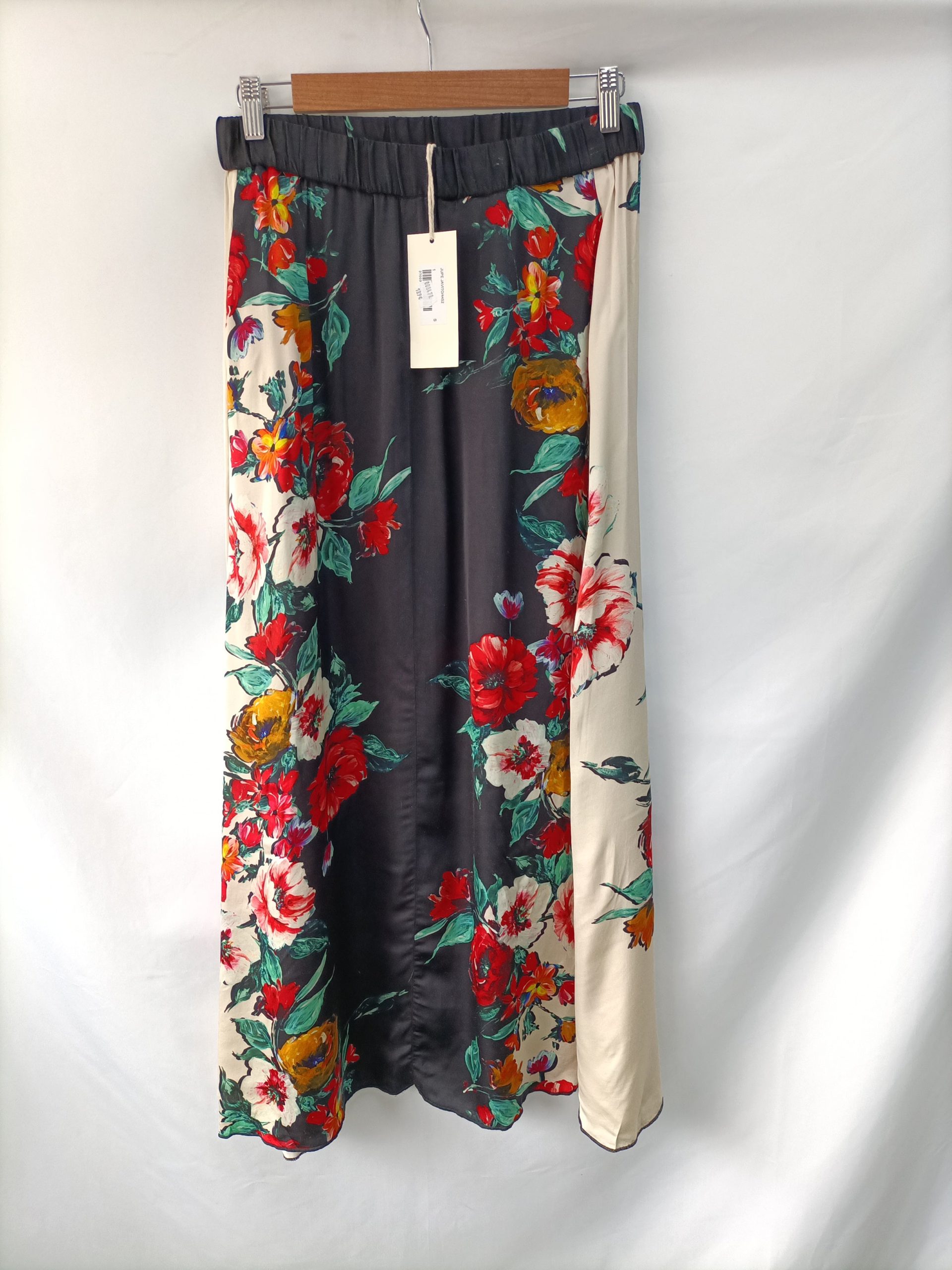 DIEGA. Falda beige flores T.s