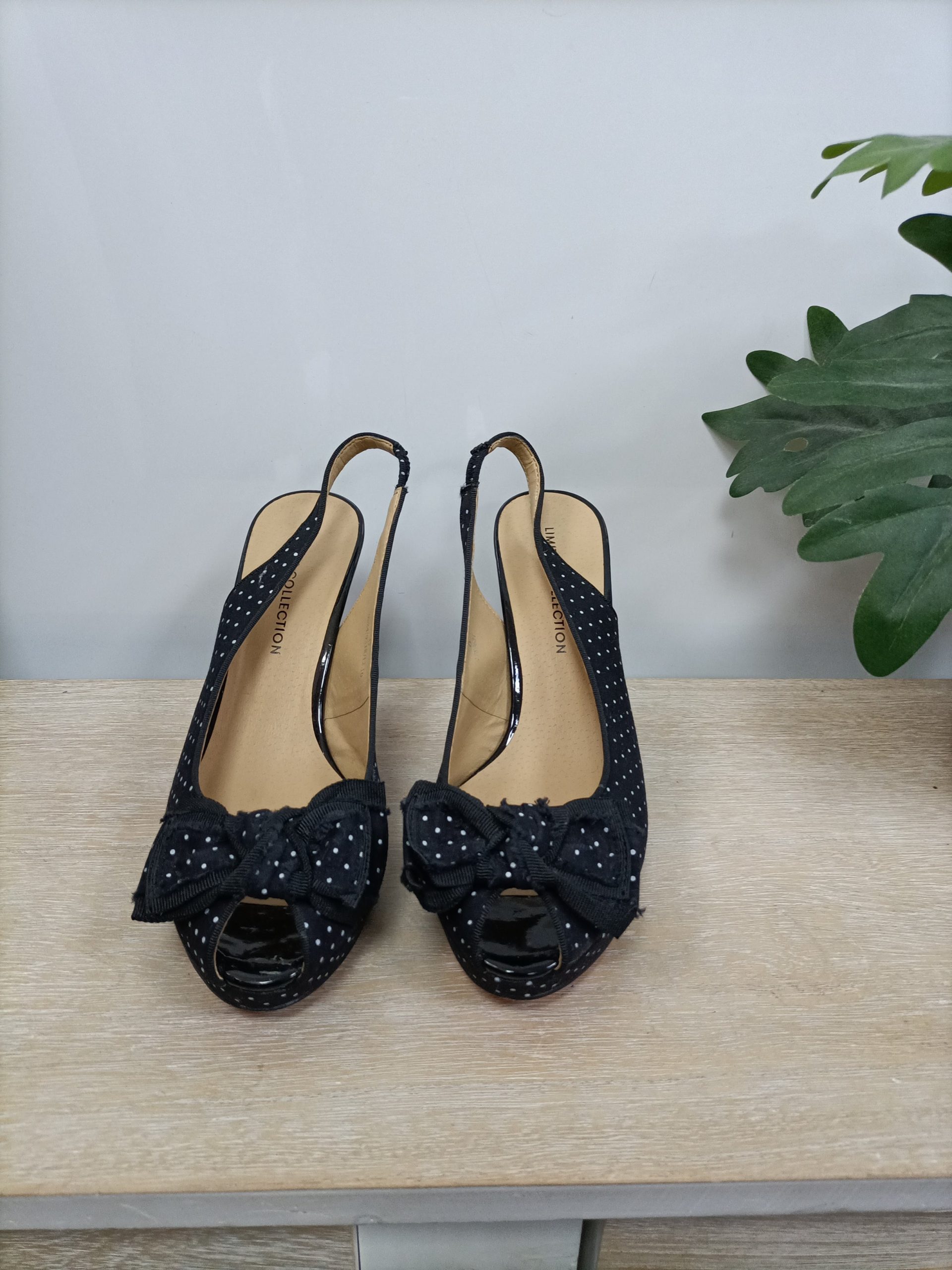 LIMITED COLLECTION. Zapatos lunares T.36