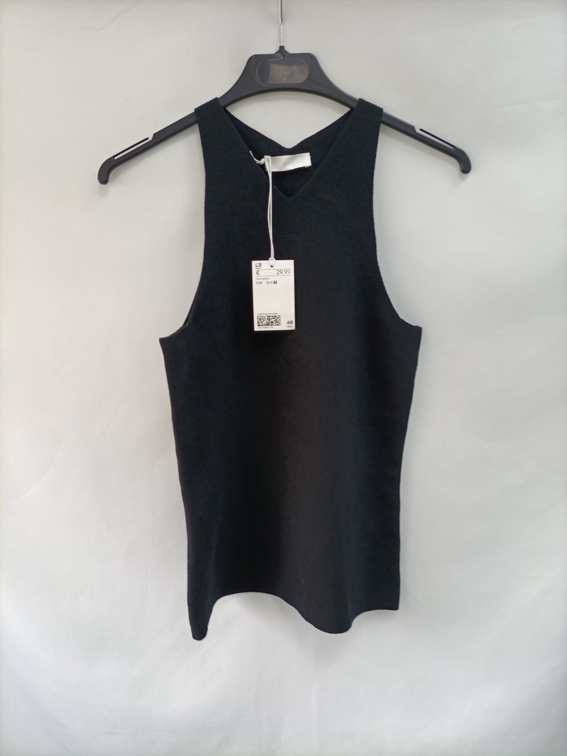 H&M. Top negro punto T.m
