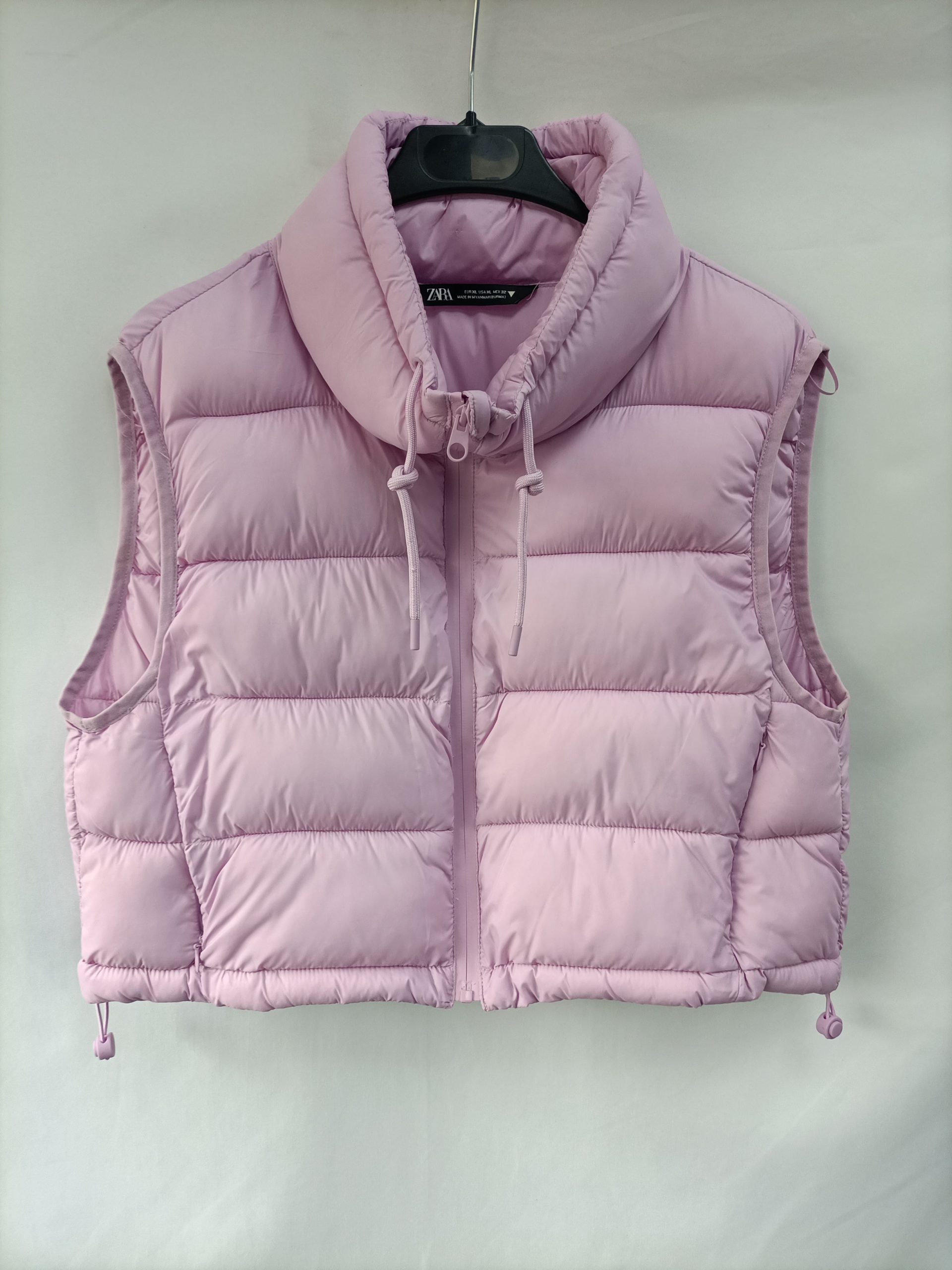 ZARA. Plumas sin mangas lila T.xl