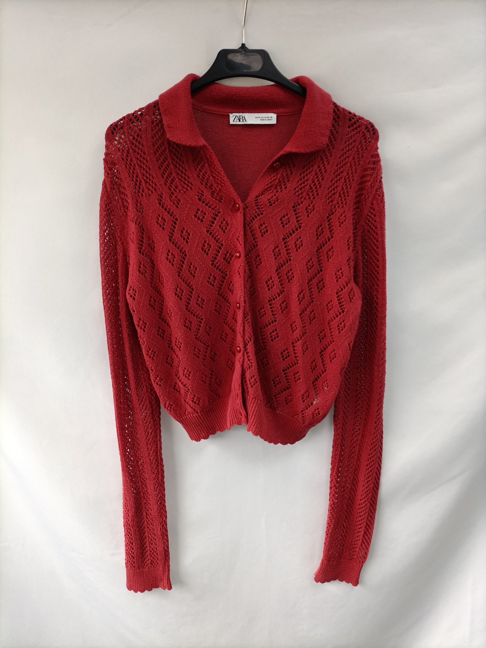 ZARA. Rebeca troquelada  T.m