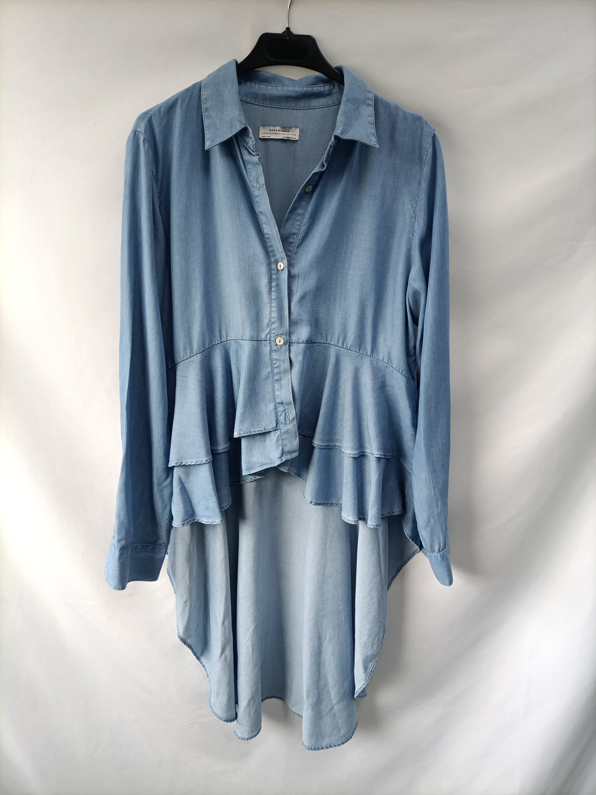 ZARA. Blusa denim asimétrica T.m