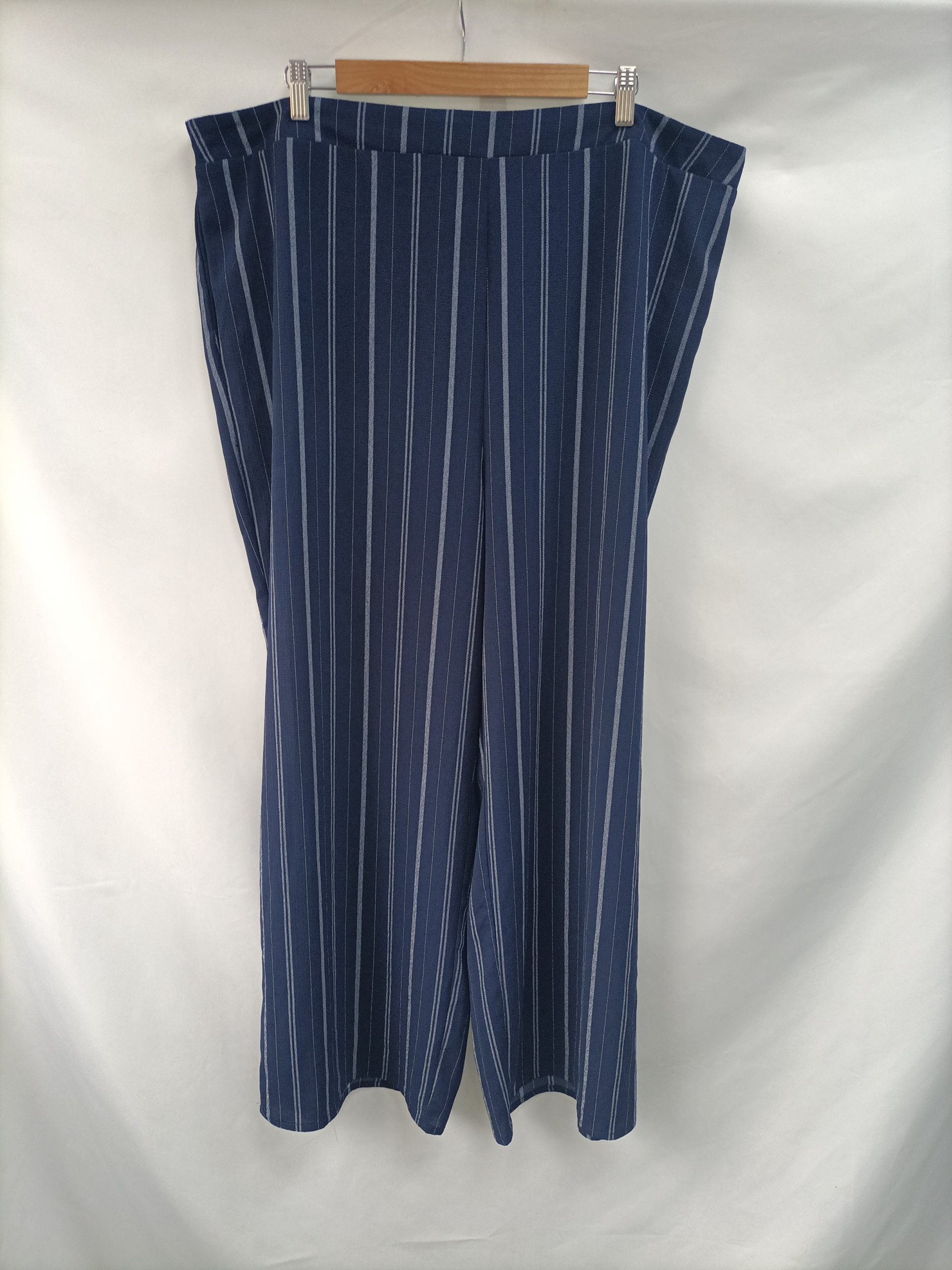 NEW LOOK. Pantalones rayas