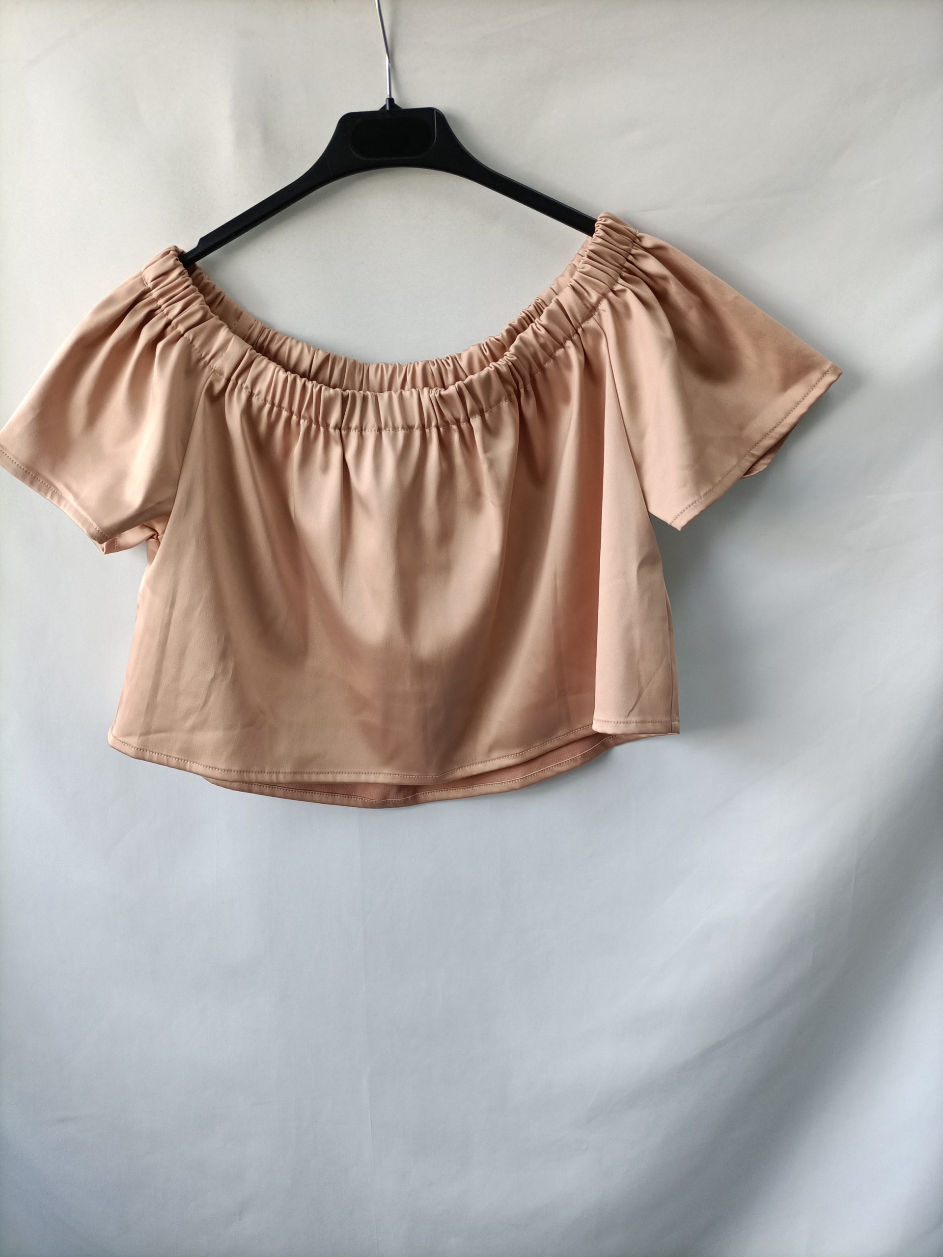 STRADIVARIUS. Top rosa satinado T.s
