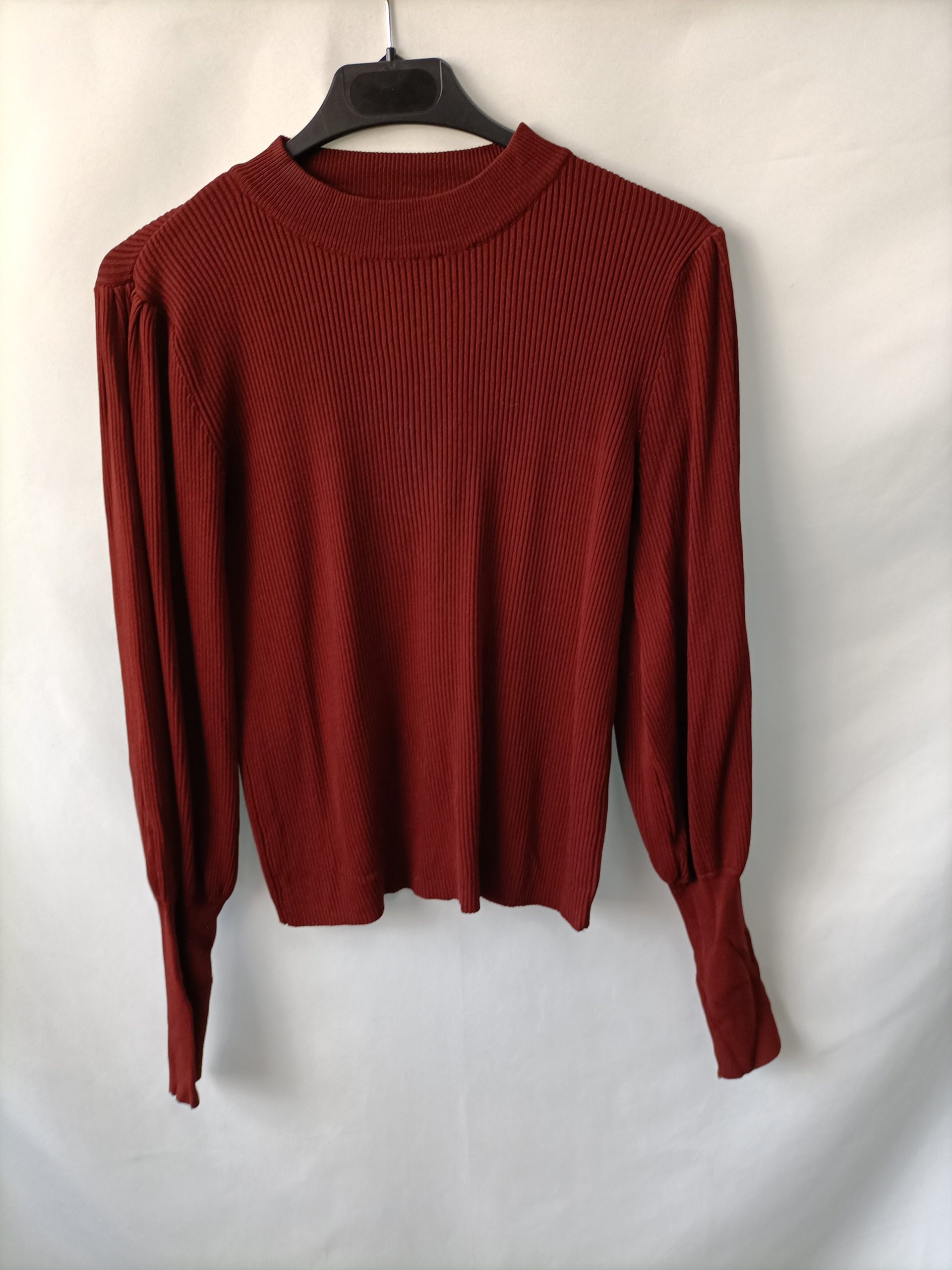 ZARA. Top marrón canalé T.s