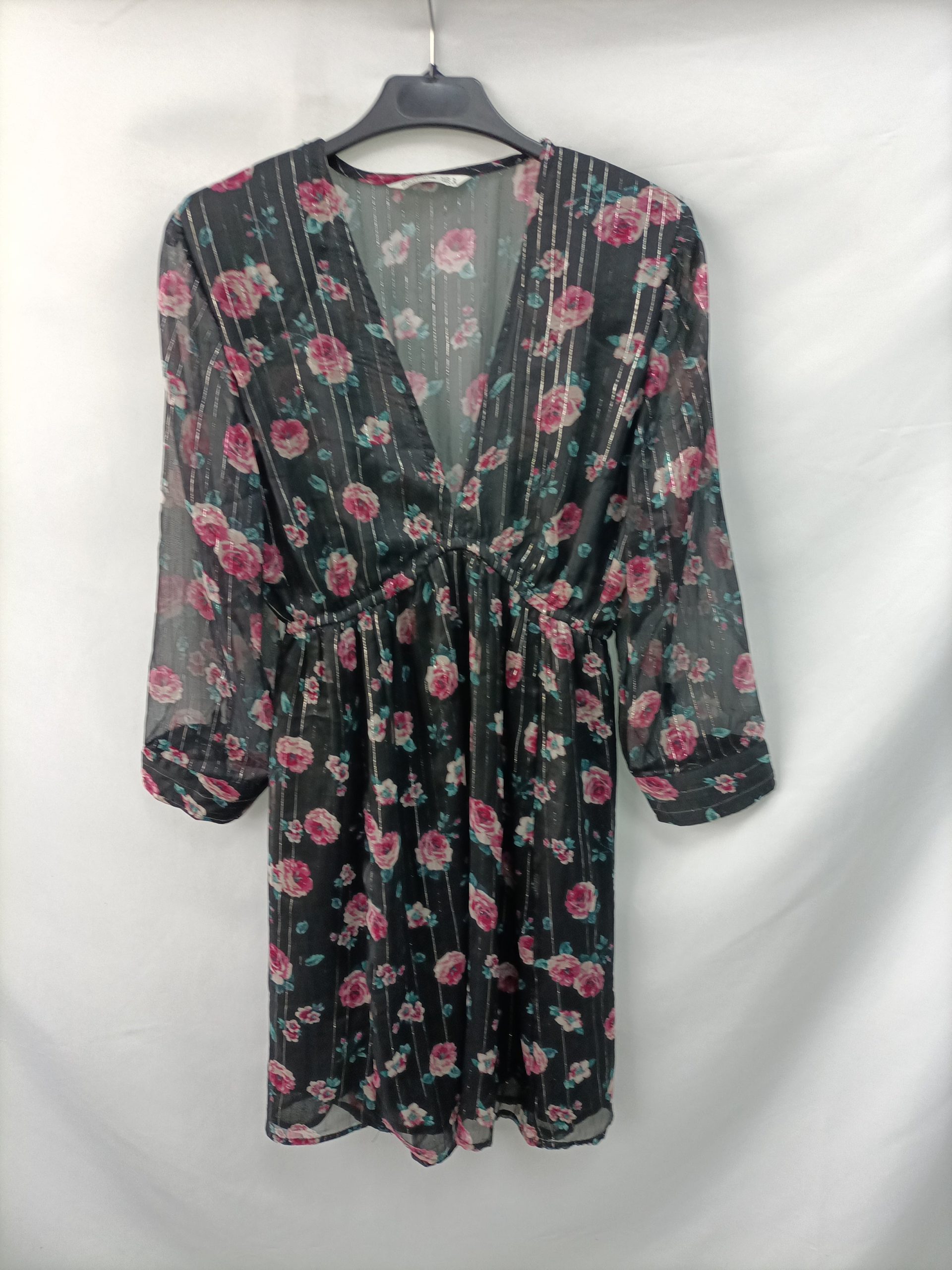 STRADIVARIUS. vestido negro estampado hilos plateados T.s