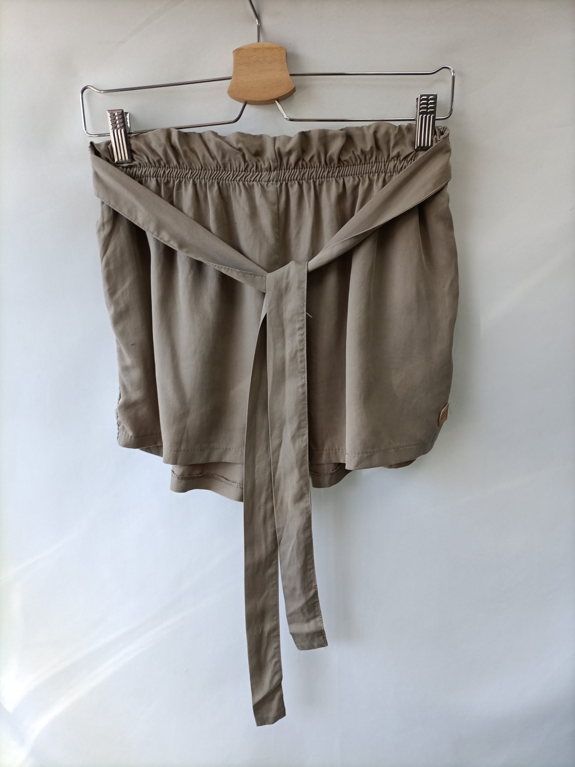 NEKANE. Shorts verde caqui T.s