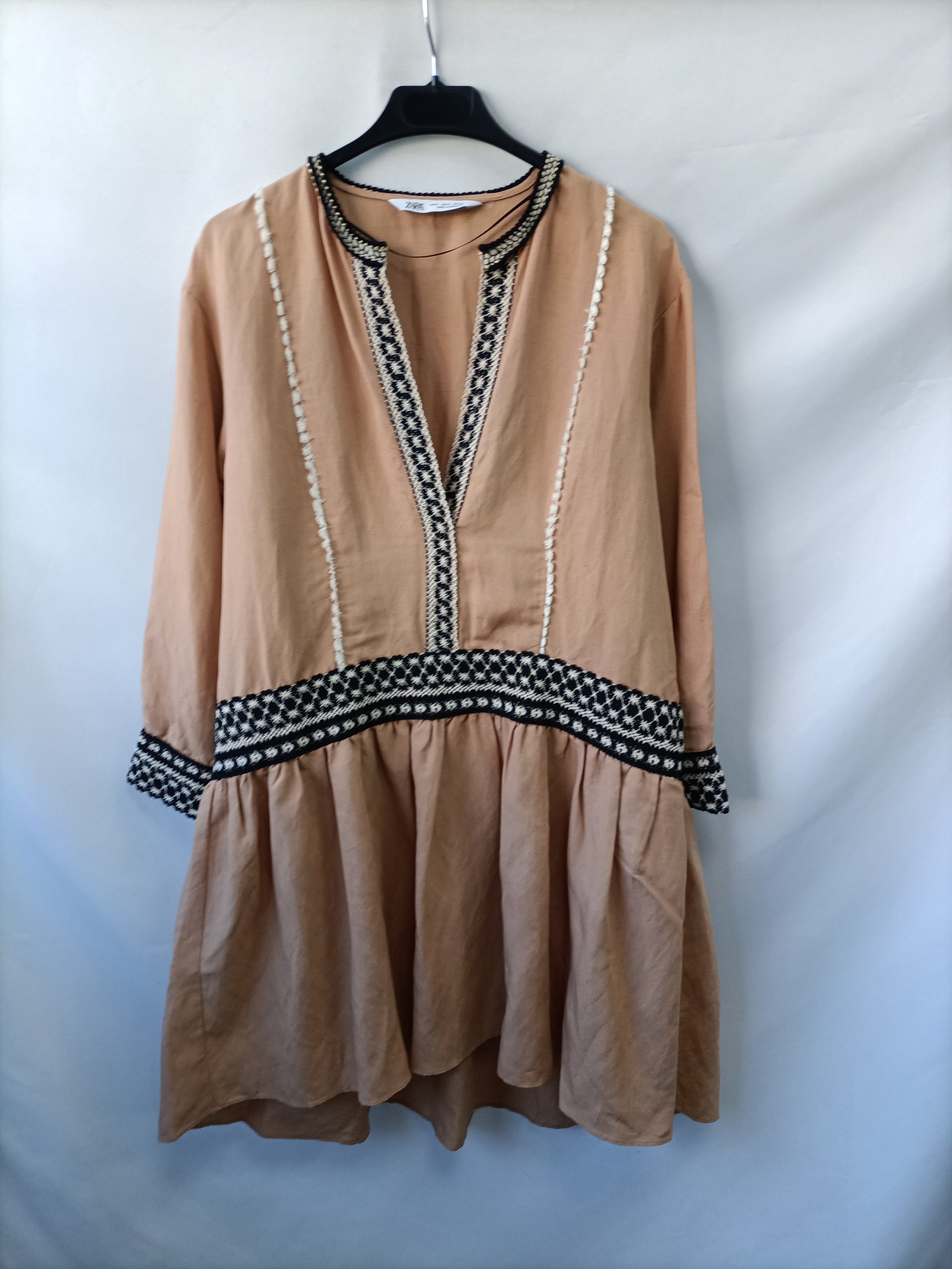 ZARA.vestido nude etnico T.s