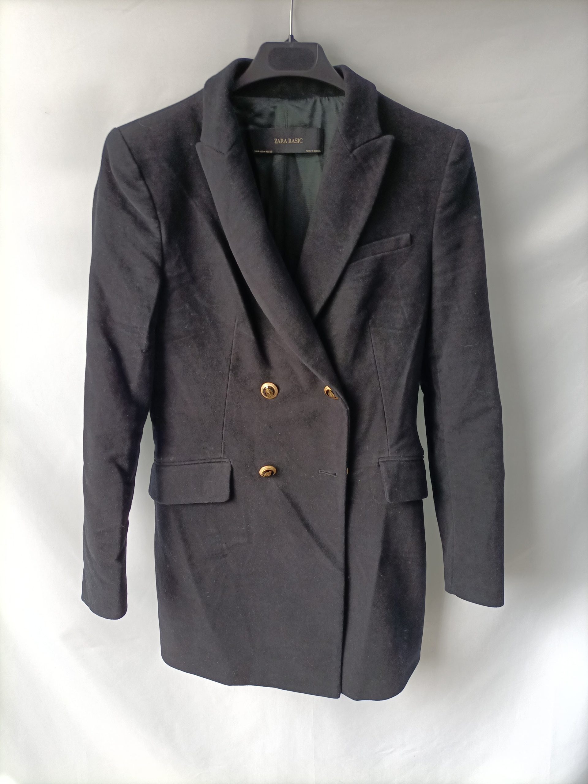 ZARA. Abrigo negro cruzado T.m