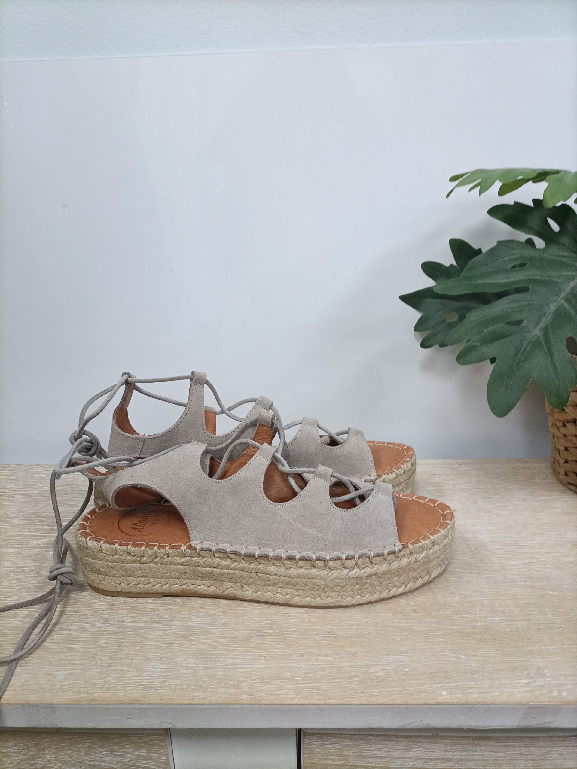 ALOHAS. Alpargata gris cuerdas T.39
