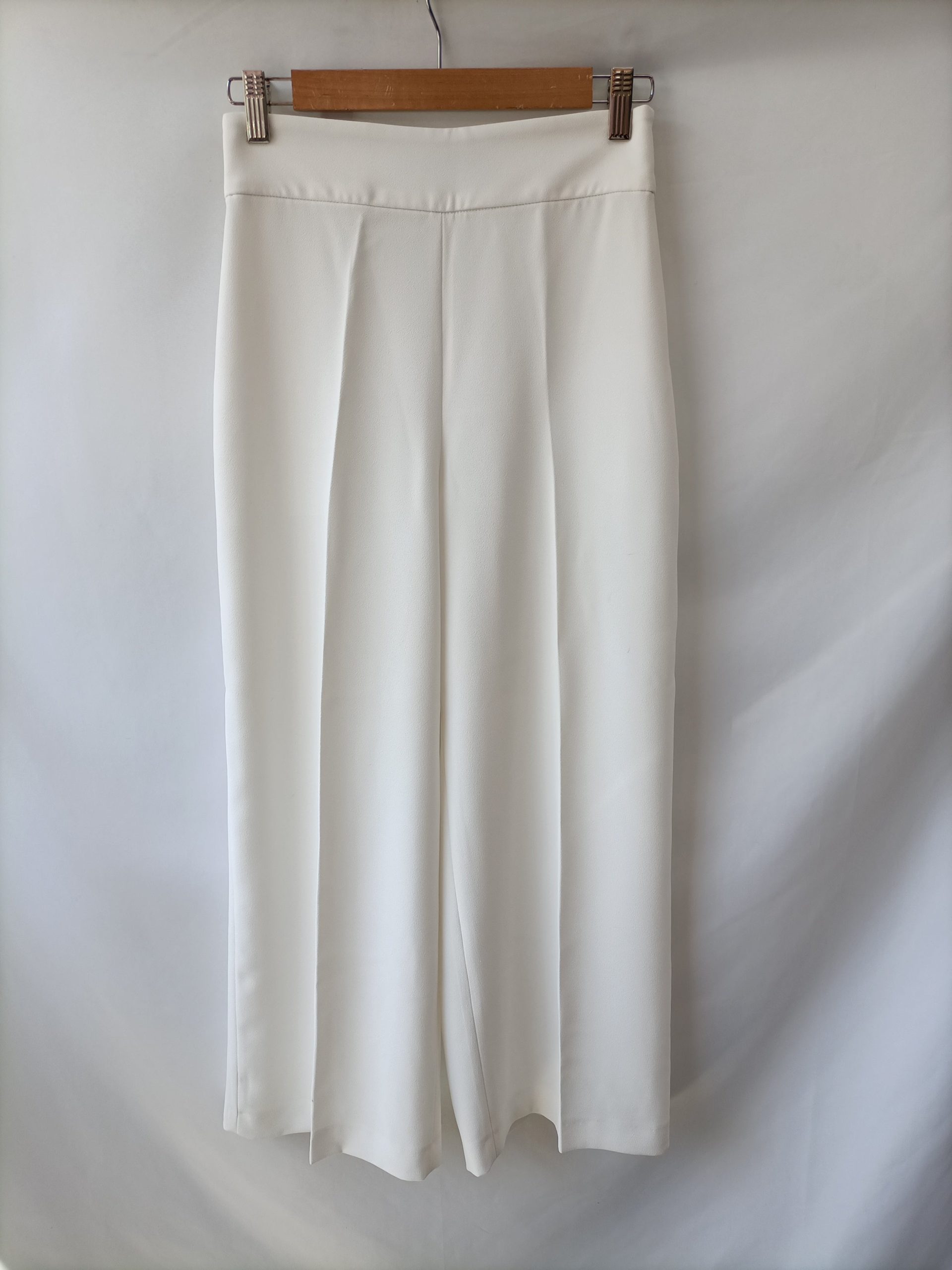 ZARA. Pantalón culotte blanco T.xs