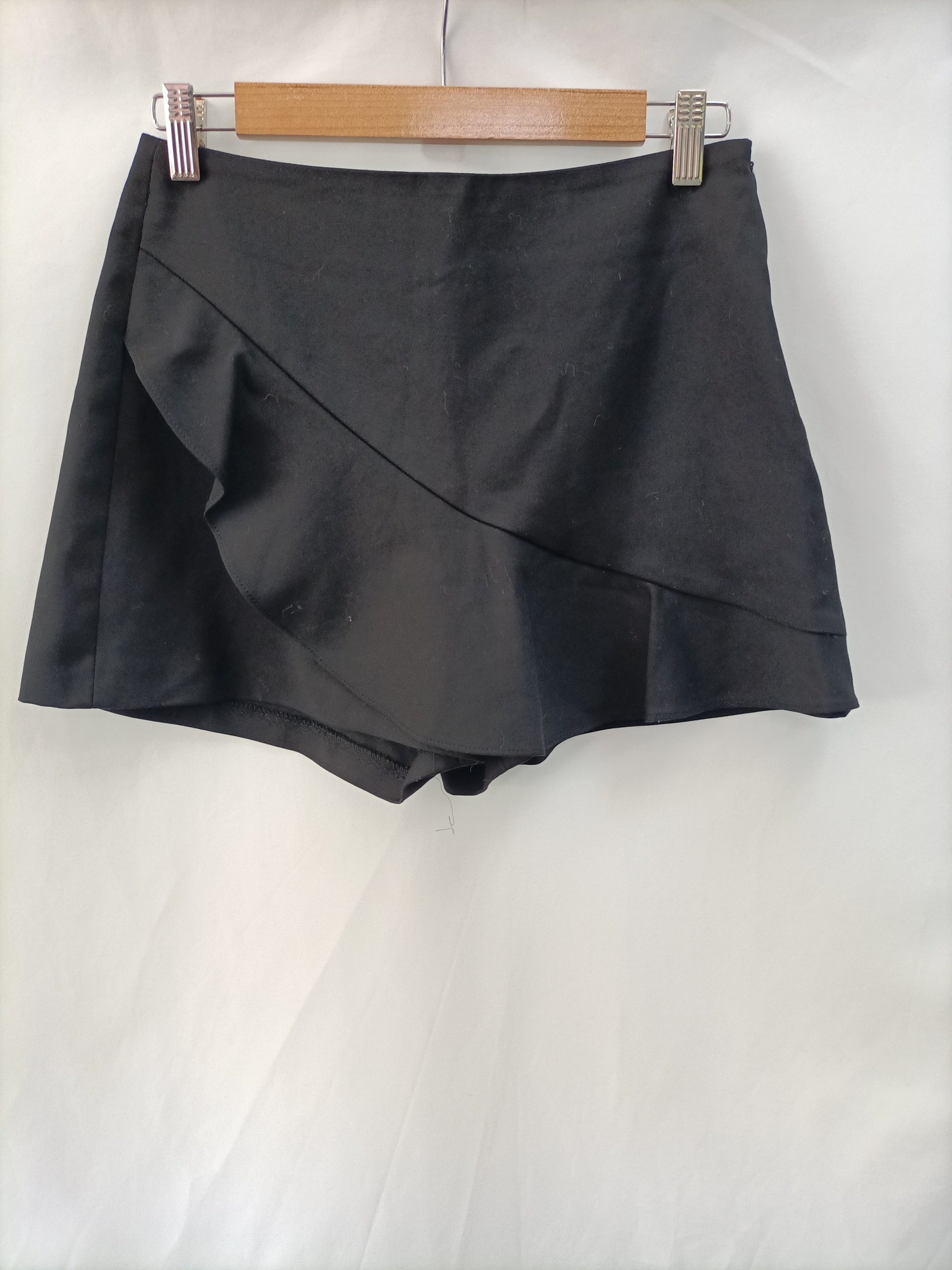 ZARA. Falda pantalón negro T.s