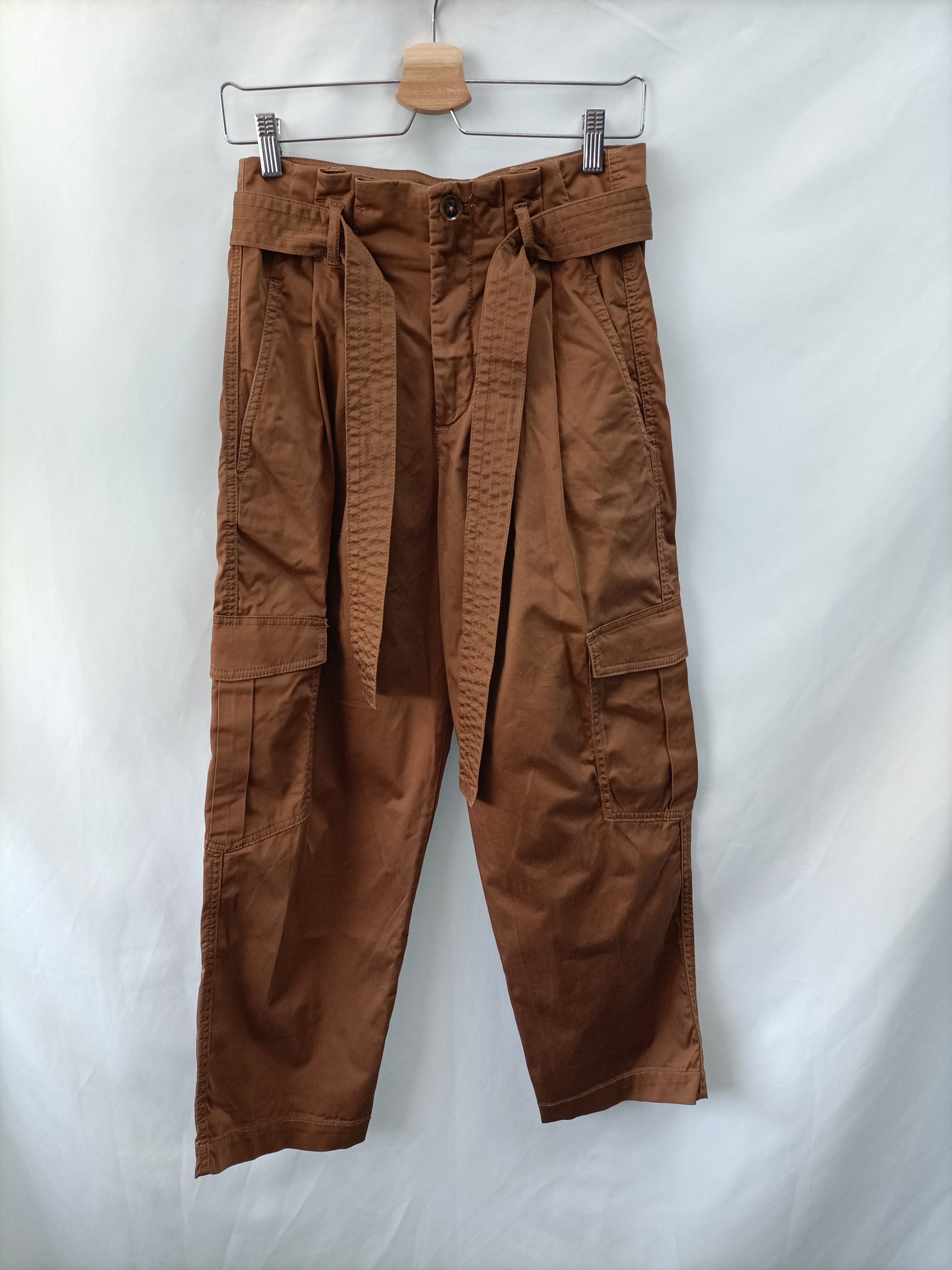 ZARA. Pantalón marrón paperback T.s