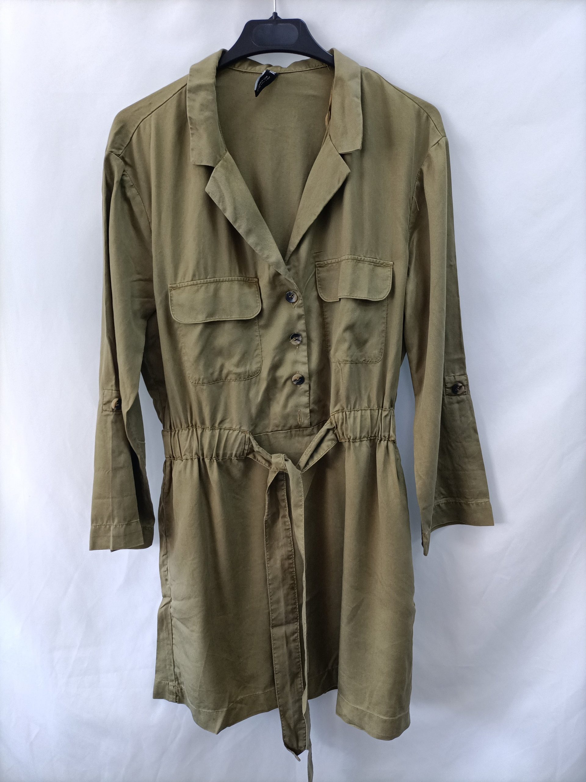 ZARA. Vestido corto verde T.s