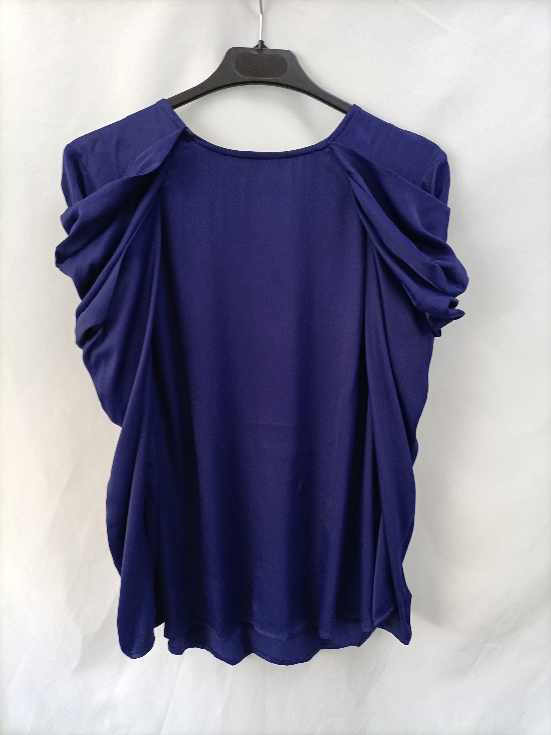 ZARA. Blusa fluida morada T.m
