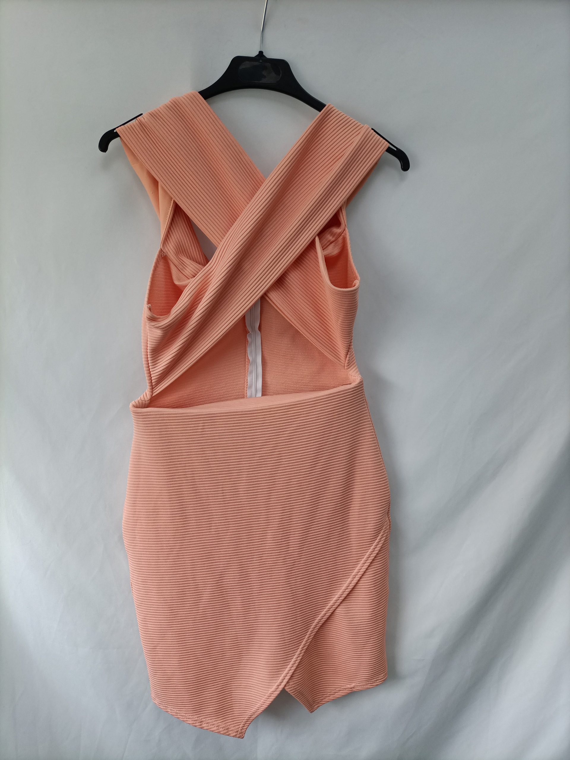 MISSGUIDED. Vestido salmon ajustado T.u (l)