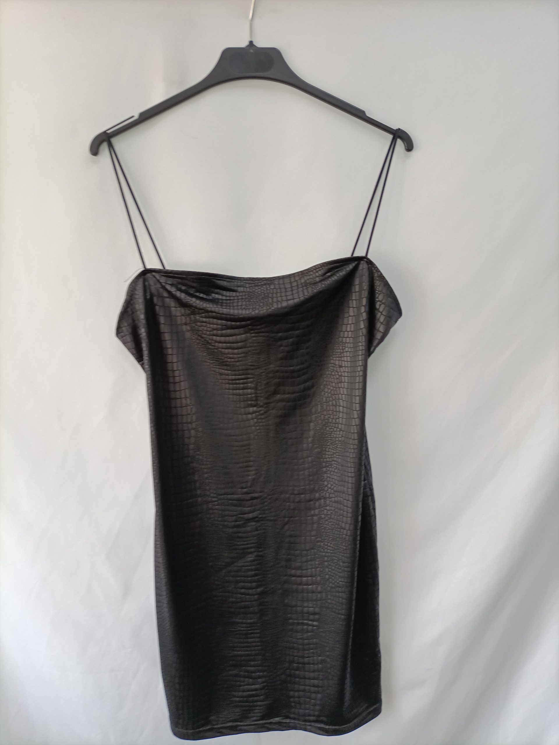 SHEIN. Vestido negro encerado T.xl