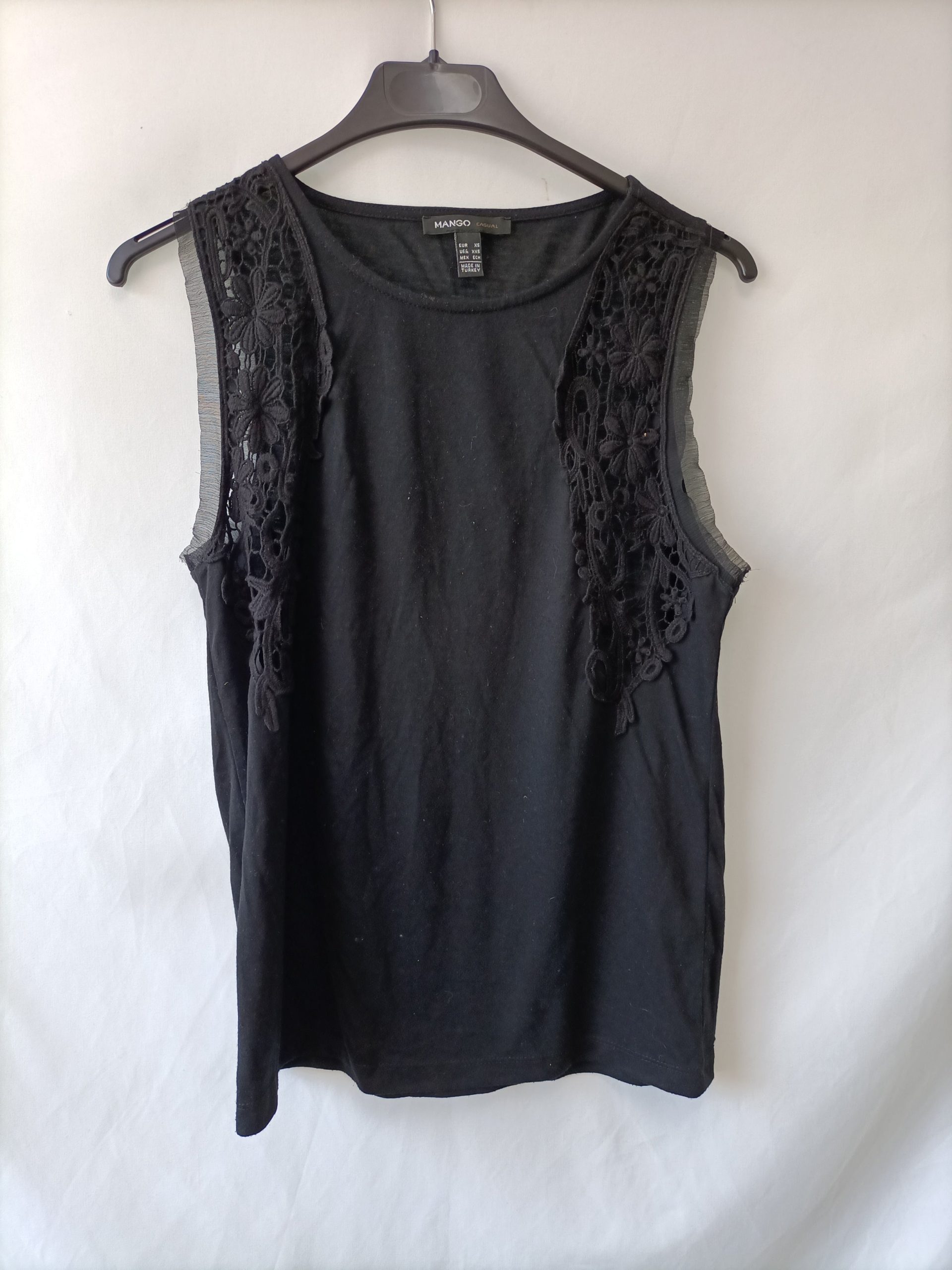 MANGO. Top negro mangas croché T.xs