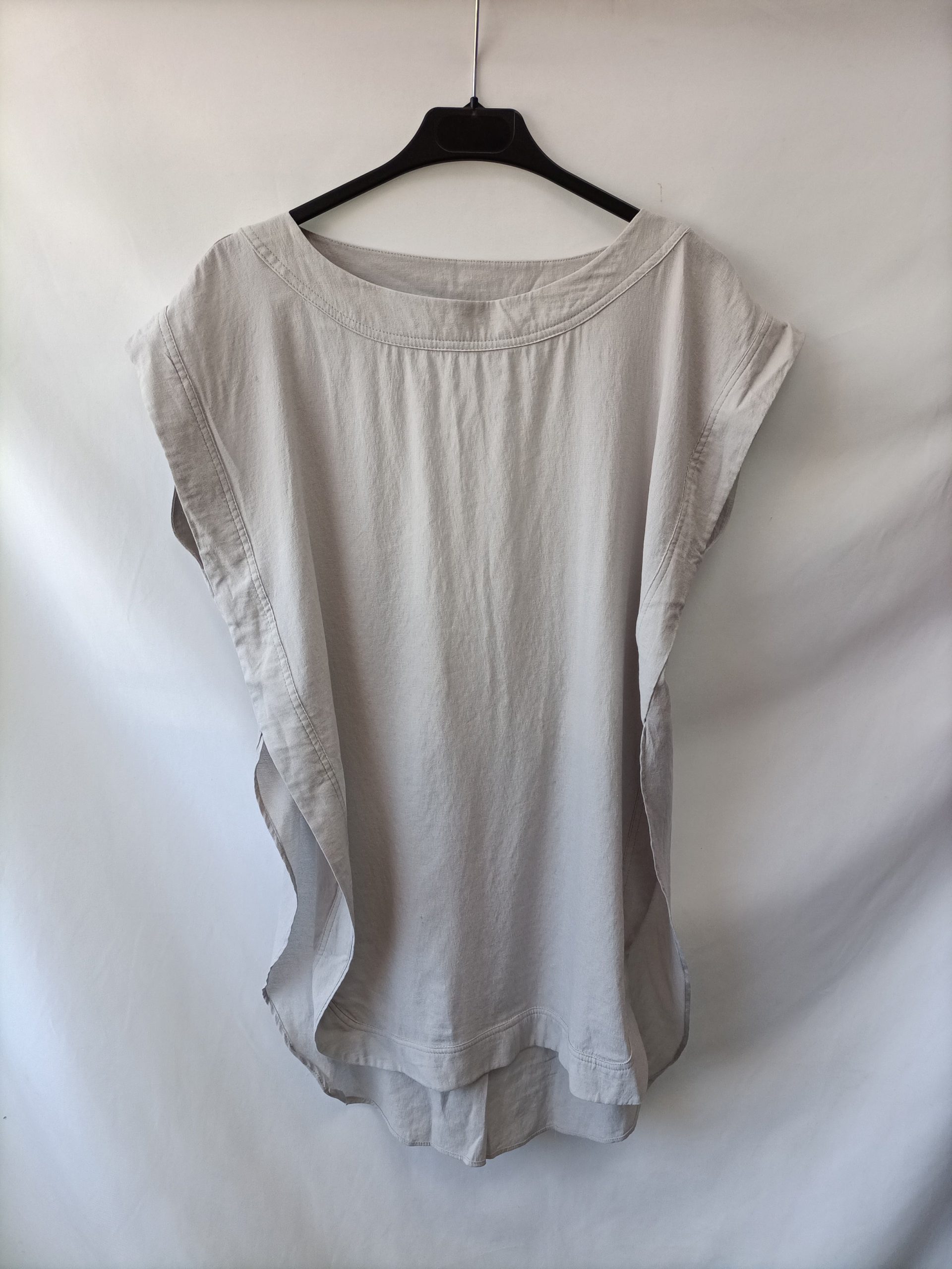 OTRAS. Camisa larga espalda descubierta volante TU