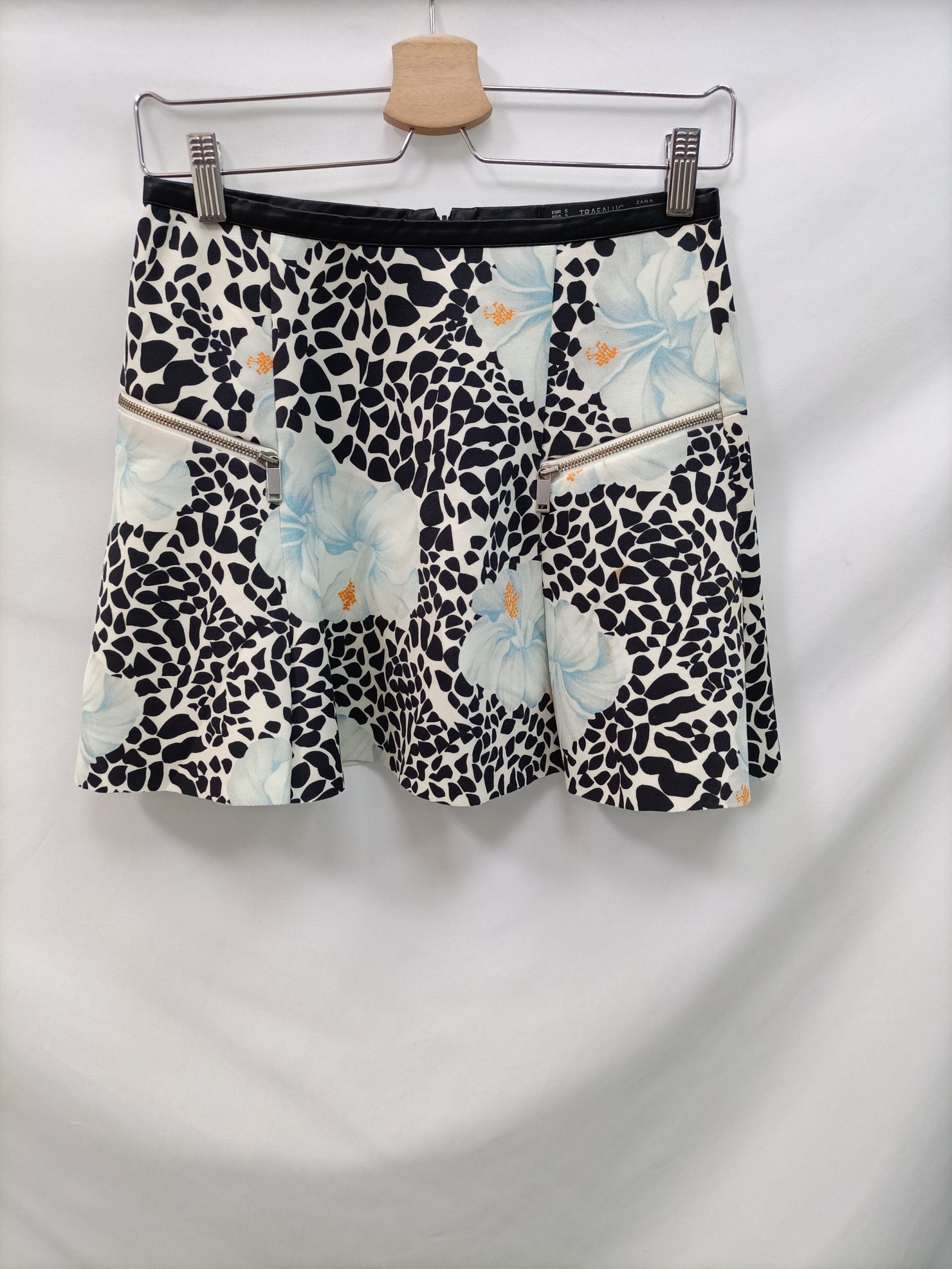 ZARA. Falda flores T.s