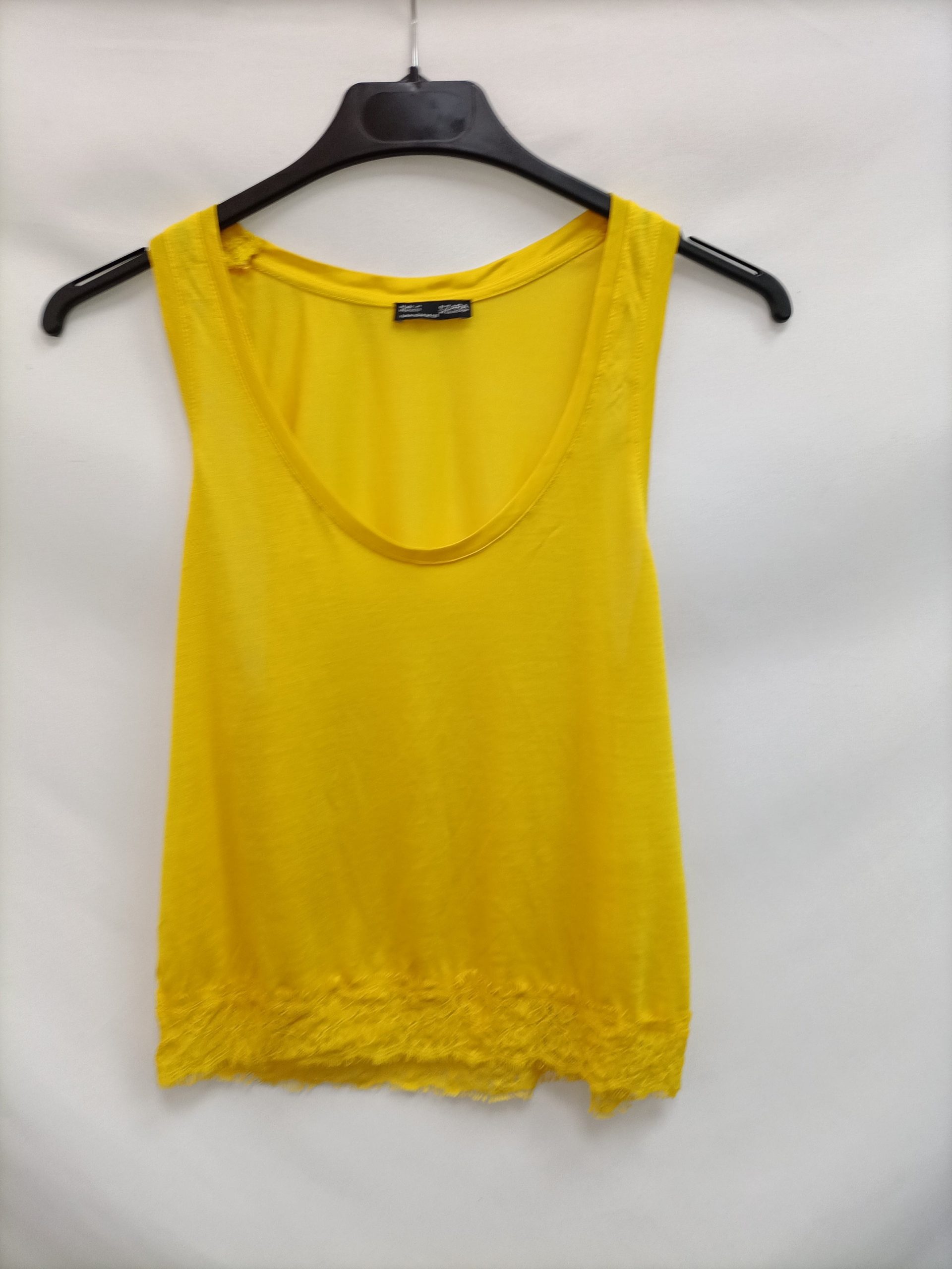 ZARA. Camiseta encaje T.m