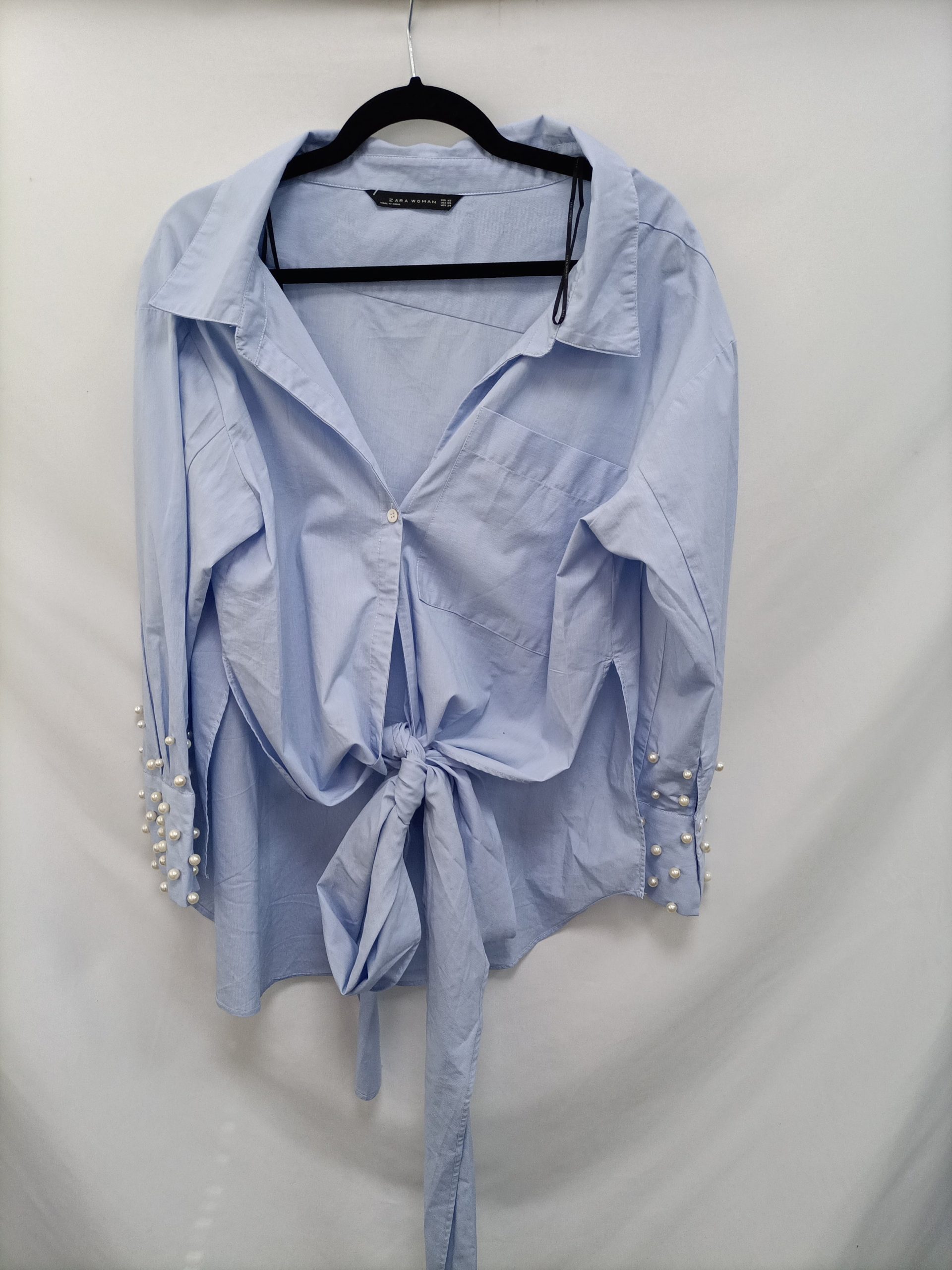 ZARA. Camisa perlas T. XS