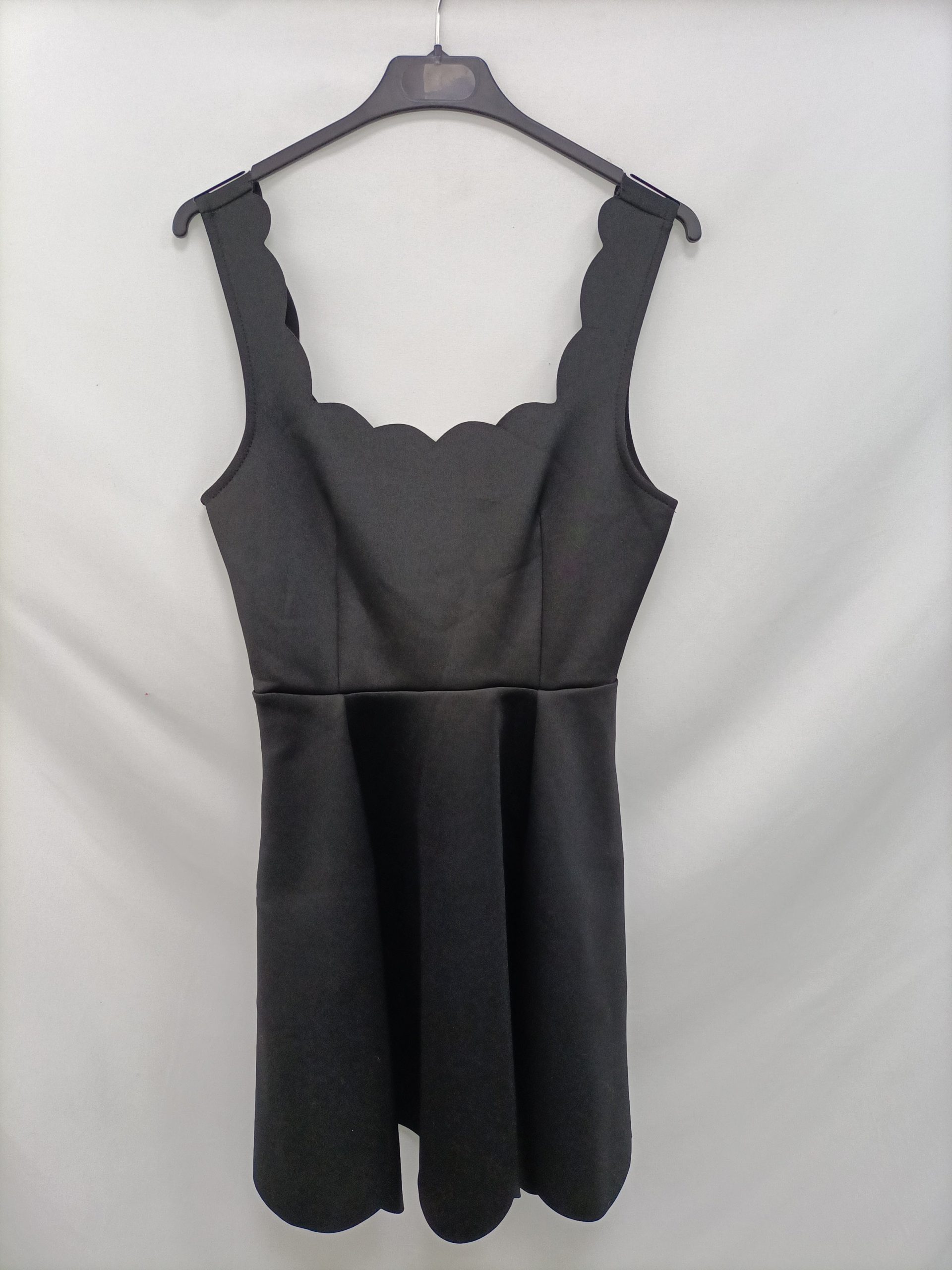 OTRAS. Vestido negro neopreno T.s