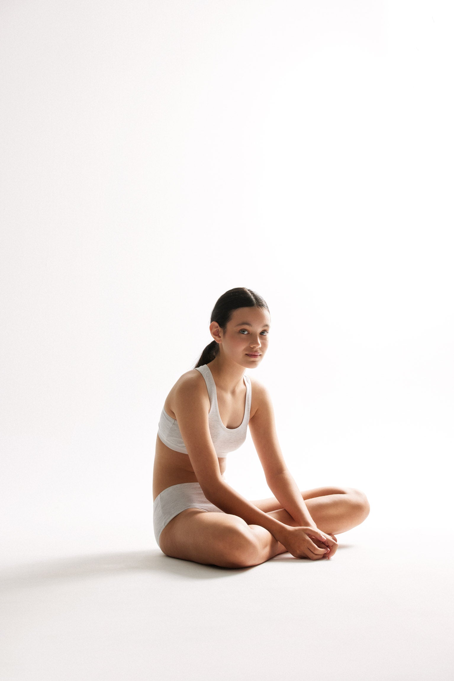 Top juvenil espalda nadadora gris