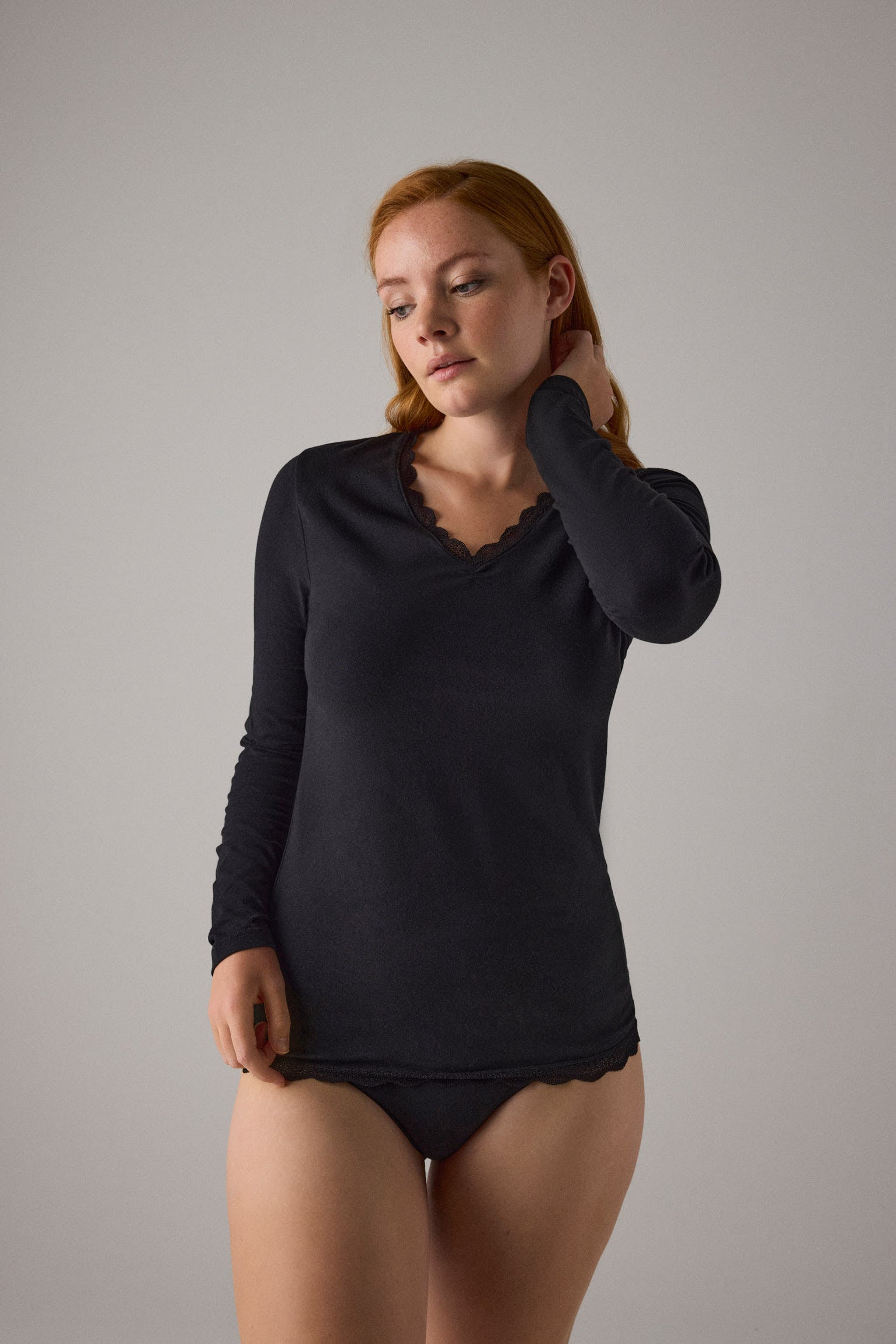 Camiseta manga larga algodón detalle encaje negro