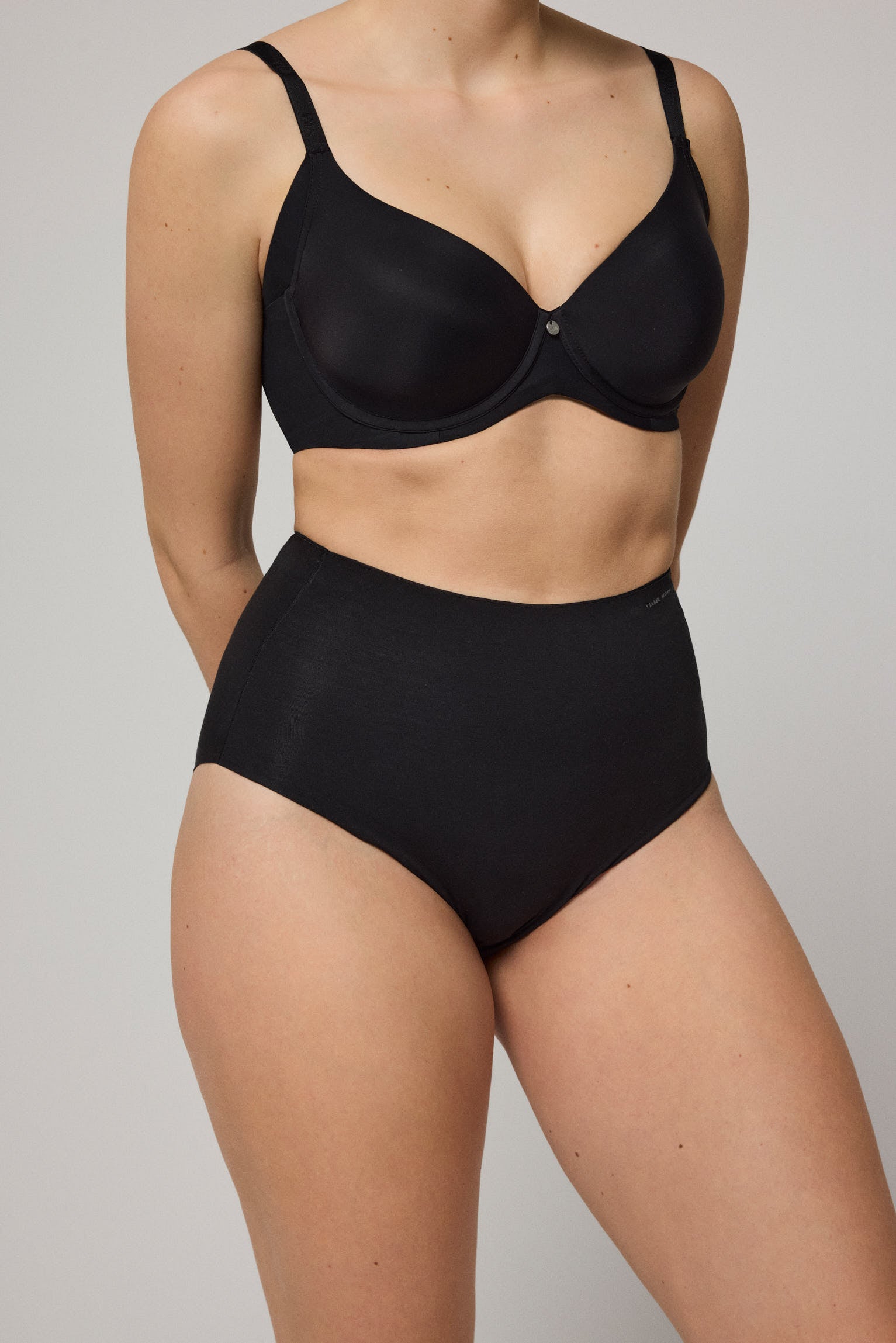 Braga reductora láser algodón compresión media negro