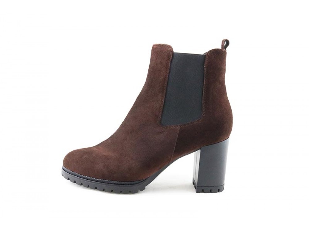 Botín en ante marrón con tacón alto Piesanto