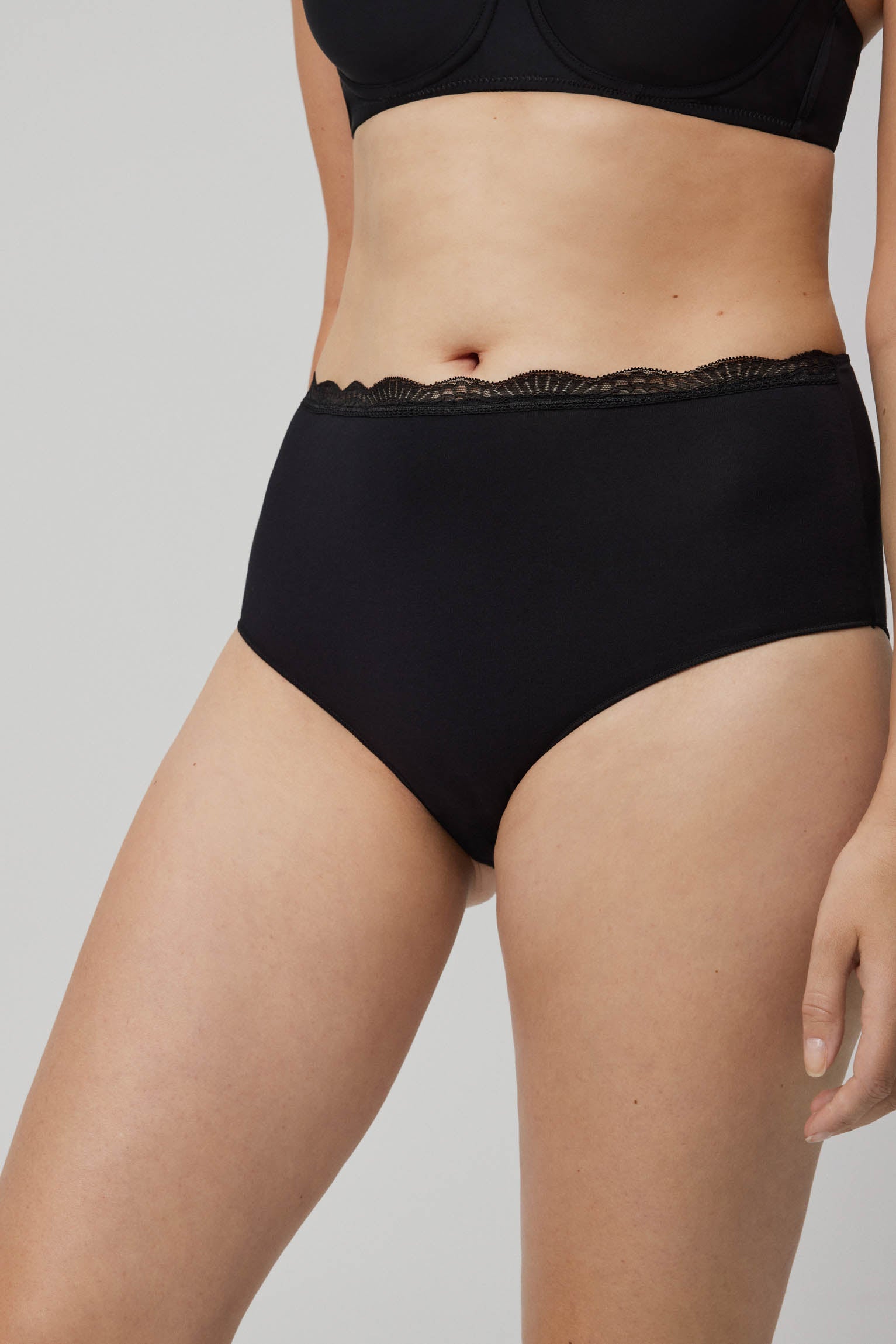 Braga alta algodón negro