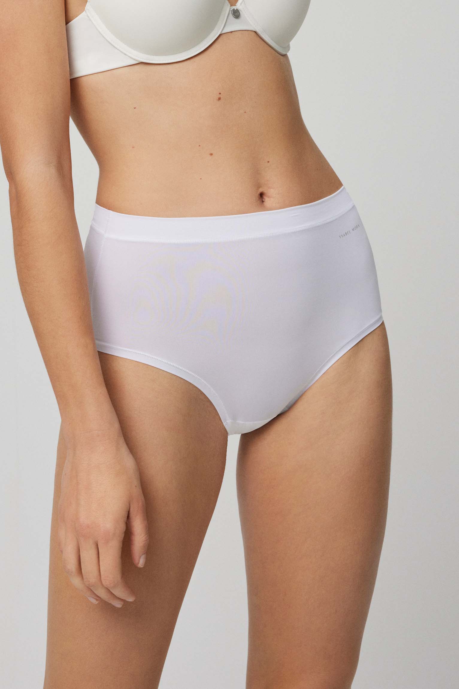 Braga alta adapt con acabados invisibles blanco