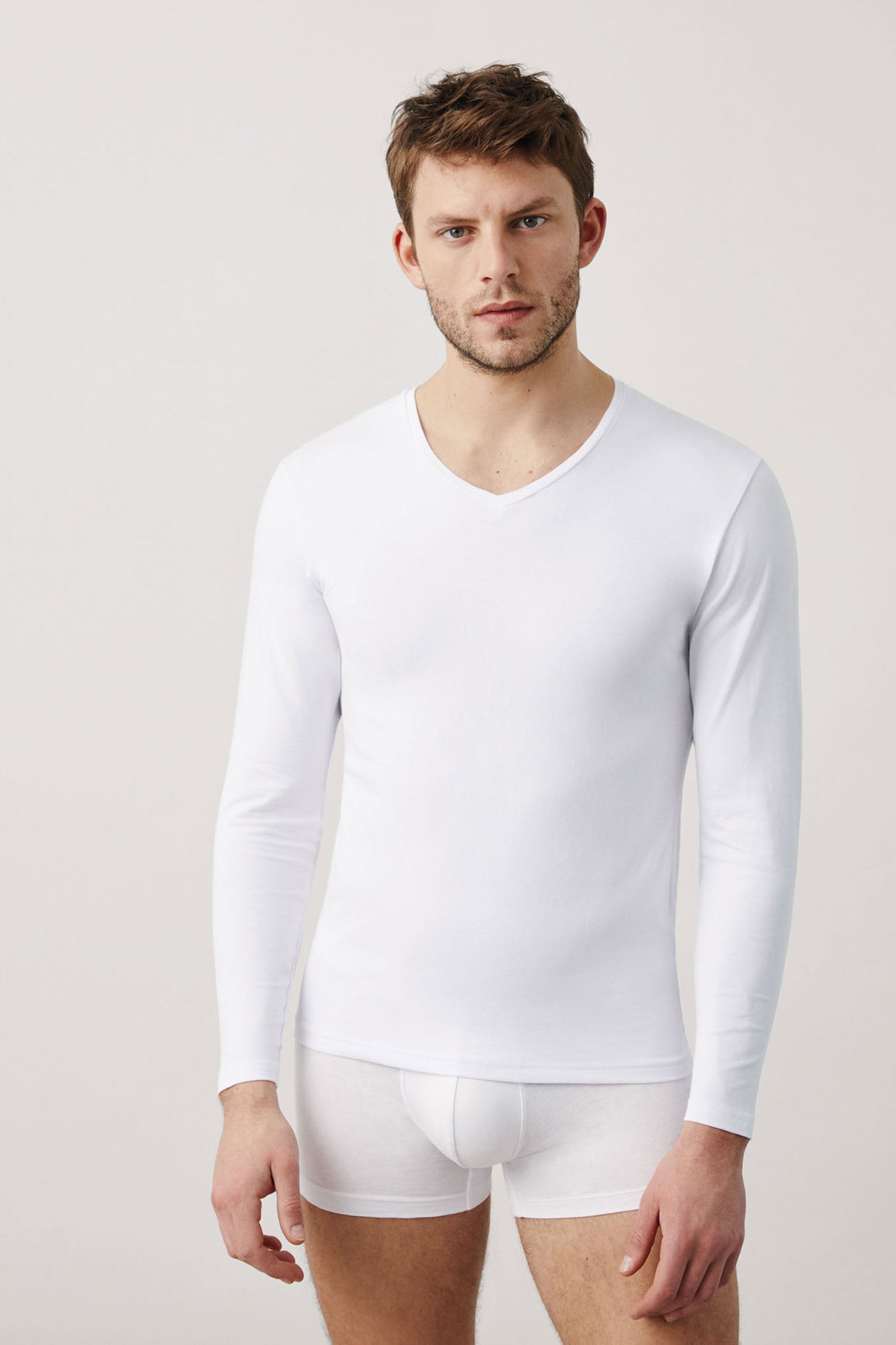 Camiseta interior manga larga cuello pico blanco