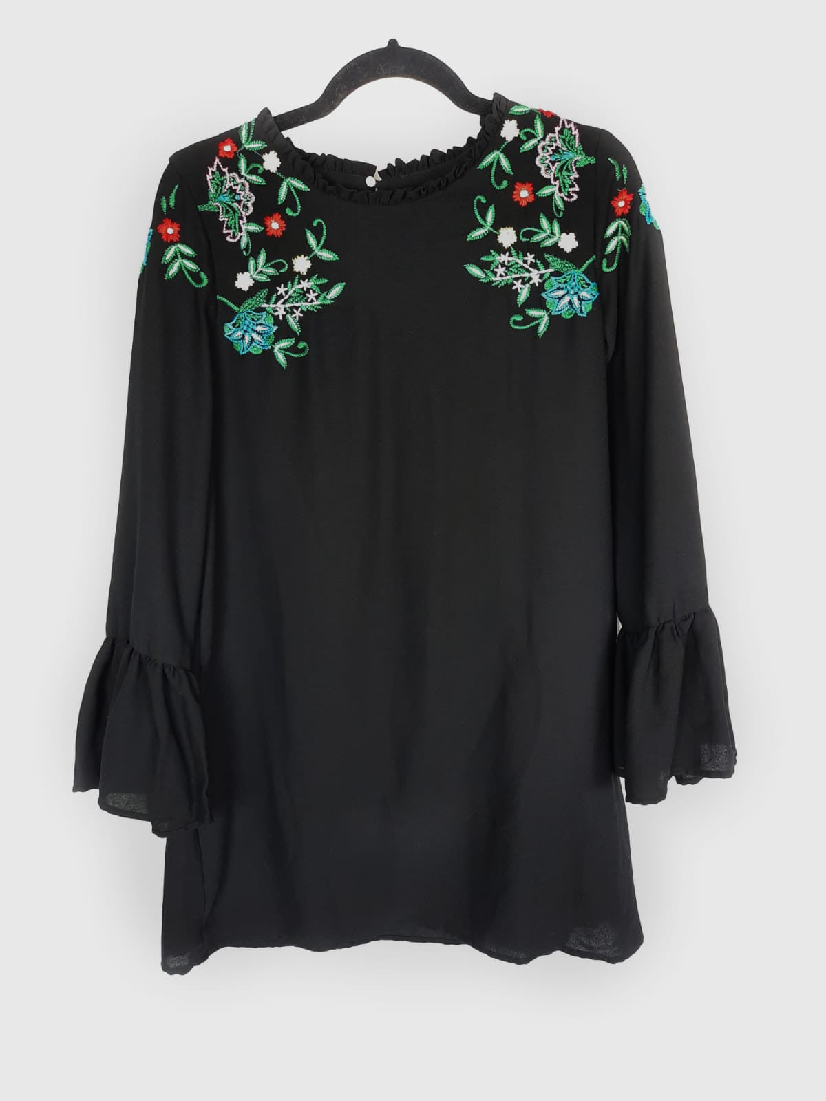 ZARA. Vestido bordado T.s