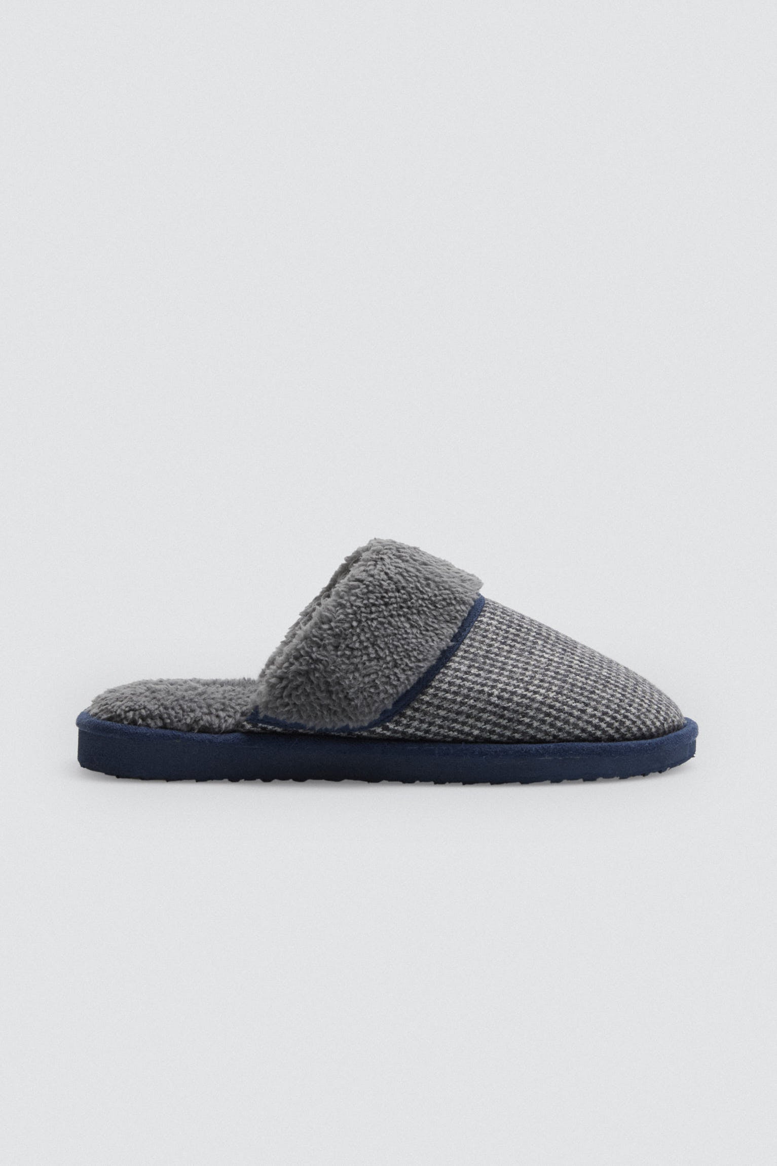 Zapatillas de casa con borreguito