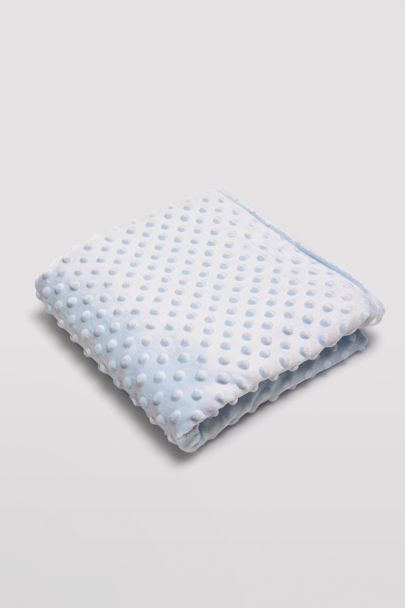 Manta de bebé topitos celeste