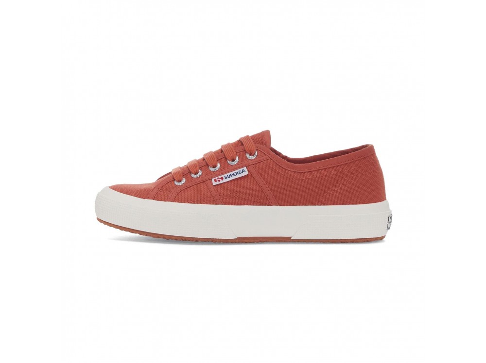 Lona brown reddish con cordón 2750COTU de Superga