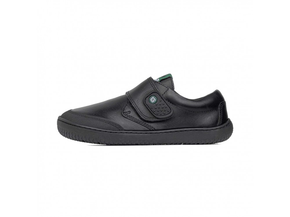 Zapato de piel negro con puntera reforzada y velcro 31100 de Gorila
