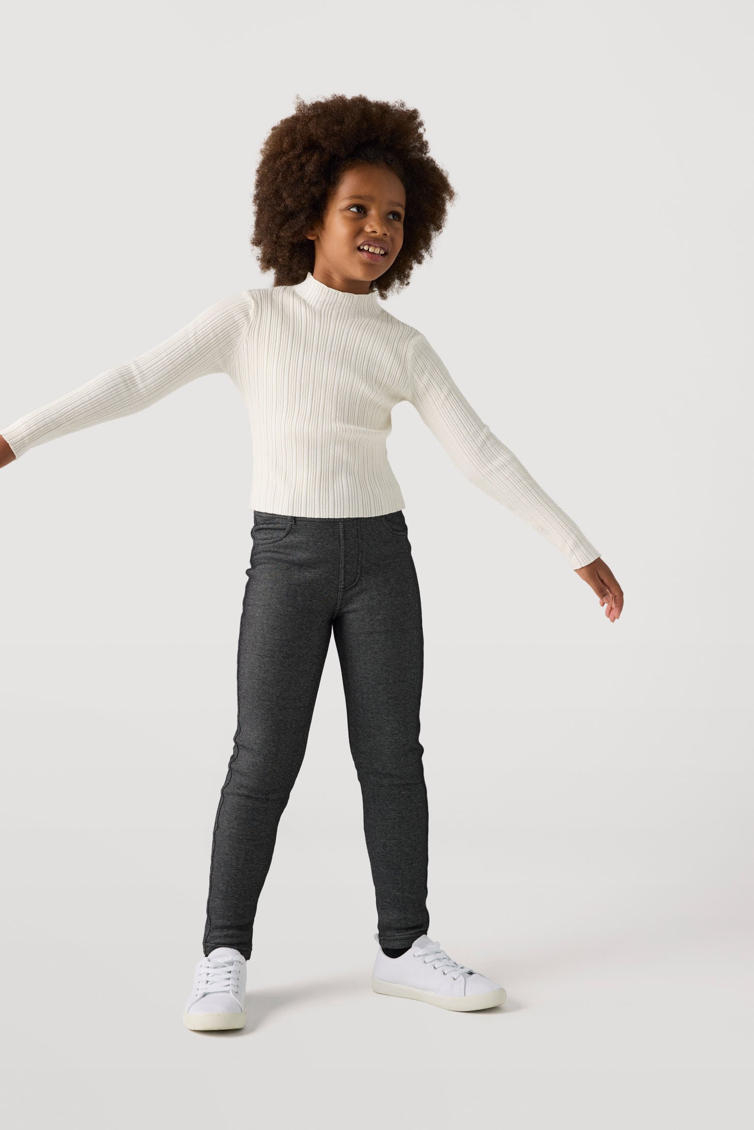 Leggings de niña térmicos con bolsillos traseros negro