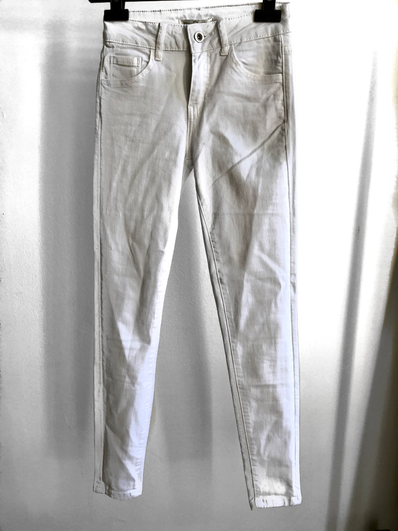 MISS BONBON. Pitillo blancos